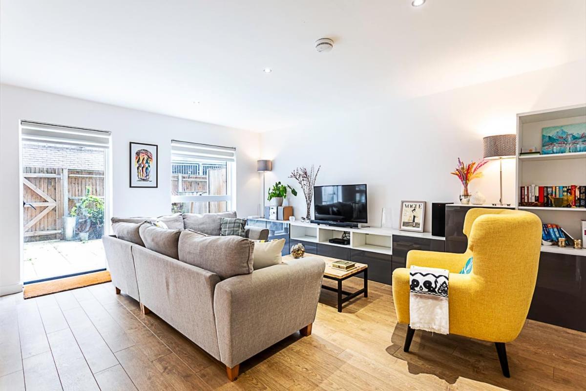Beautiful Open Plan Garden Flat London