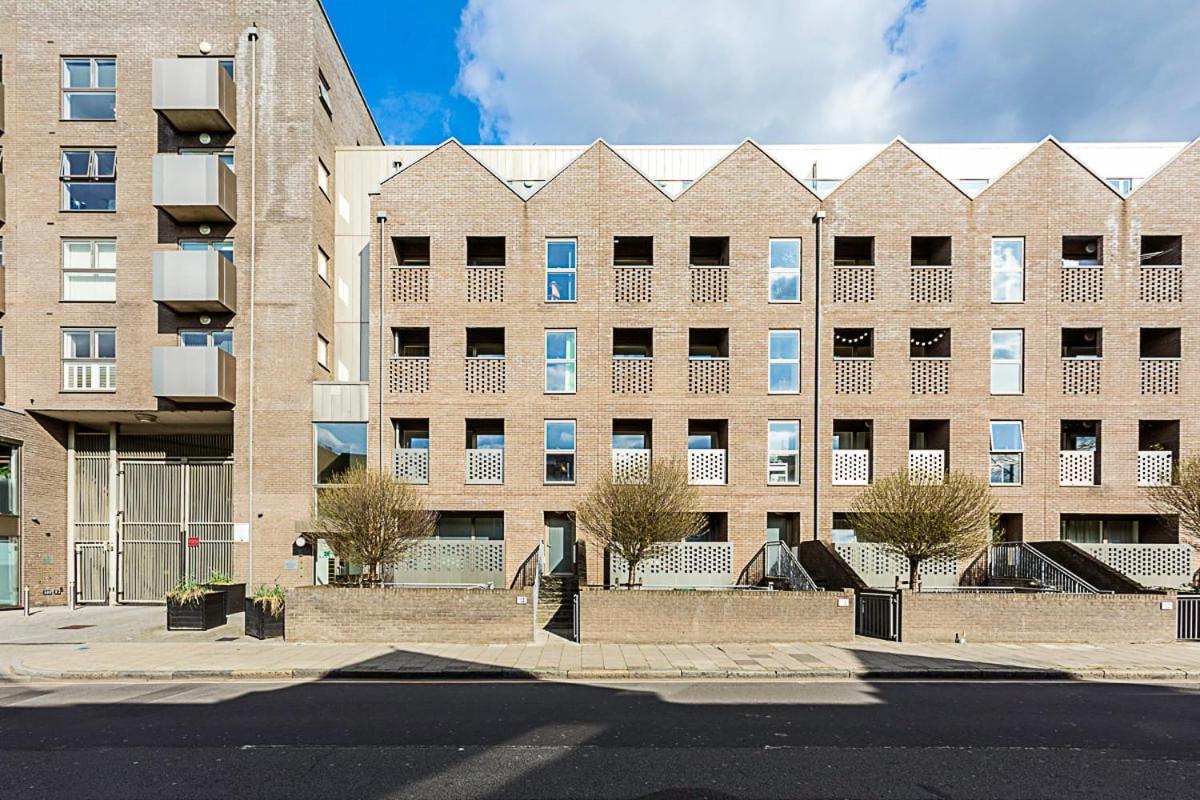 Beautiful Open Plan Garden Flat Apartment *