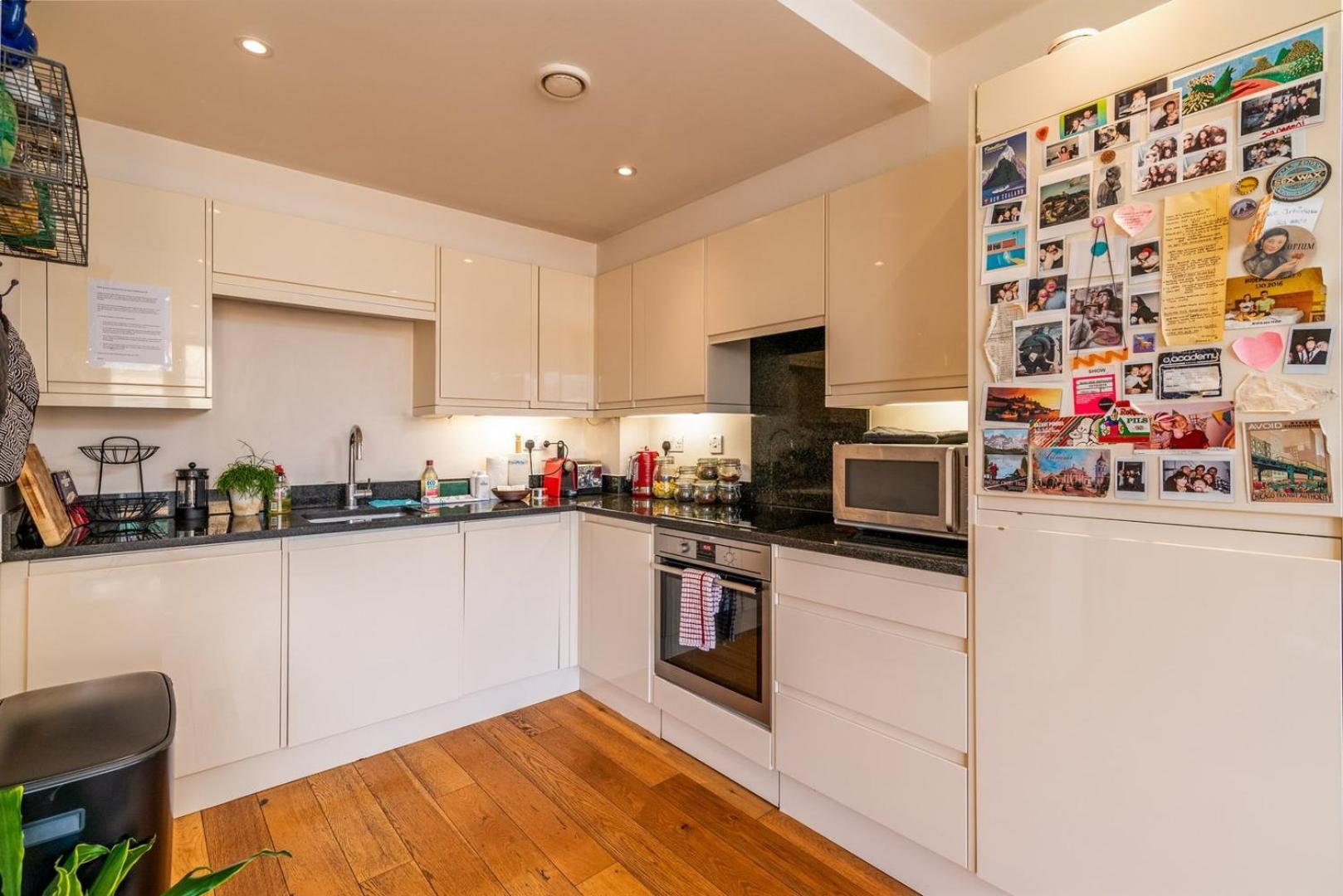 Appartement Bright & Spacious Battersea Flat Londen