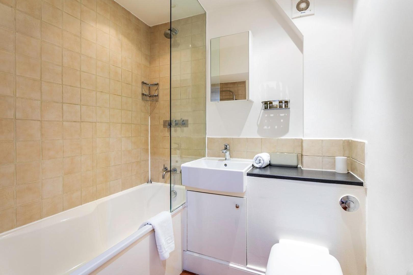 Quaint Fulham Retreat Cozy 1-bedroom Pied-a-terre London