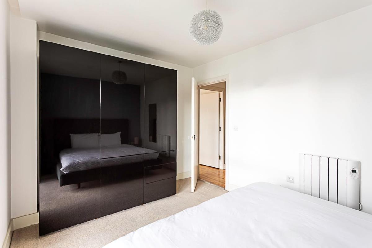 City-close 1-bed Near Tower Hill Apartment London