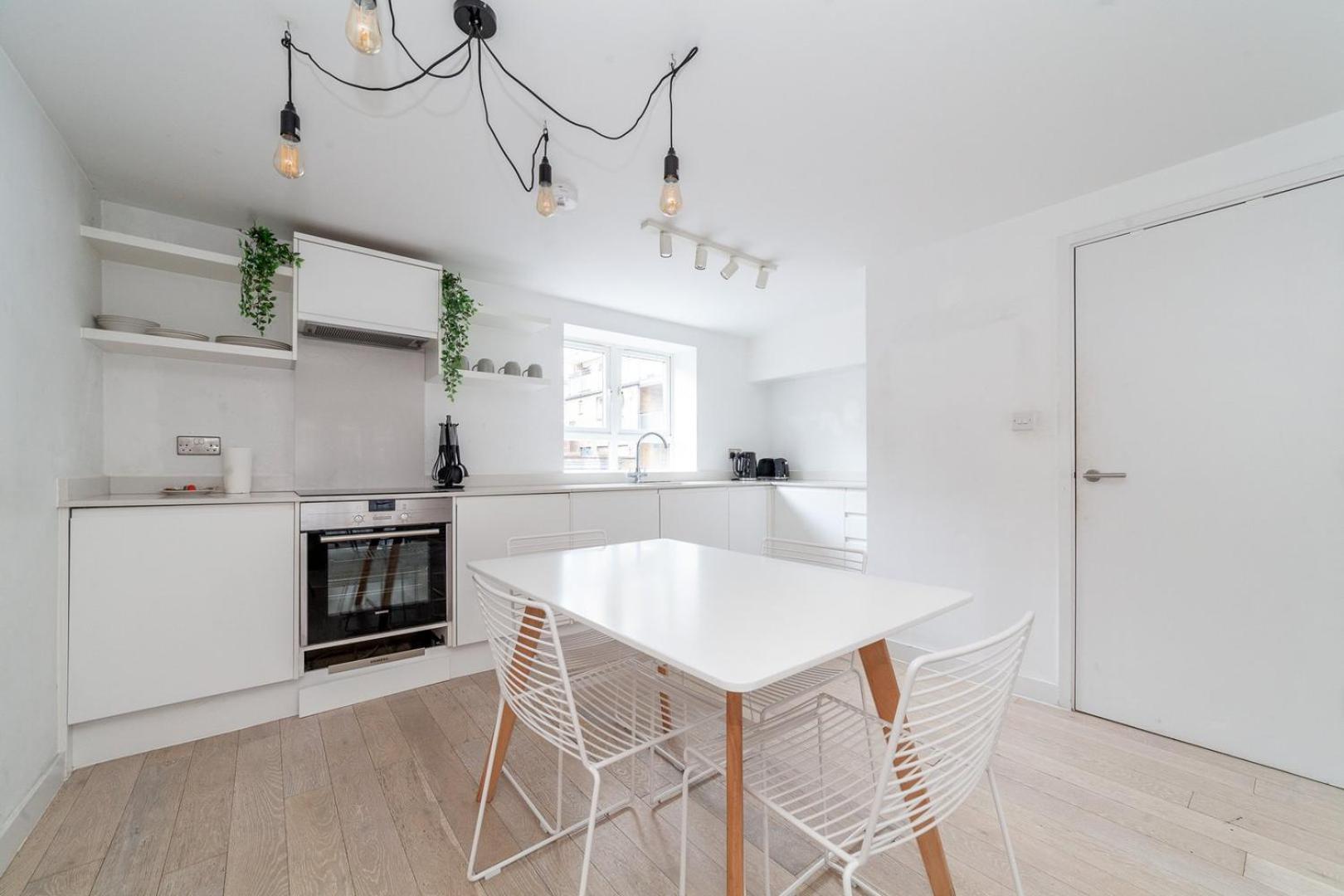 Apartment Relay Two Bedroom Belgravia Charm