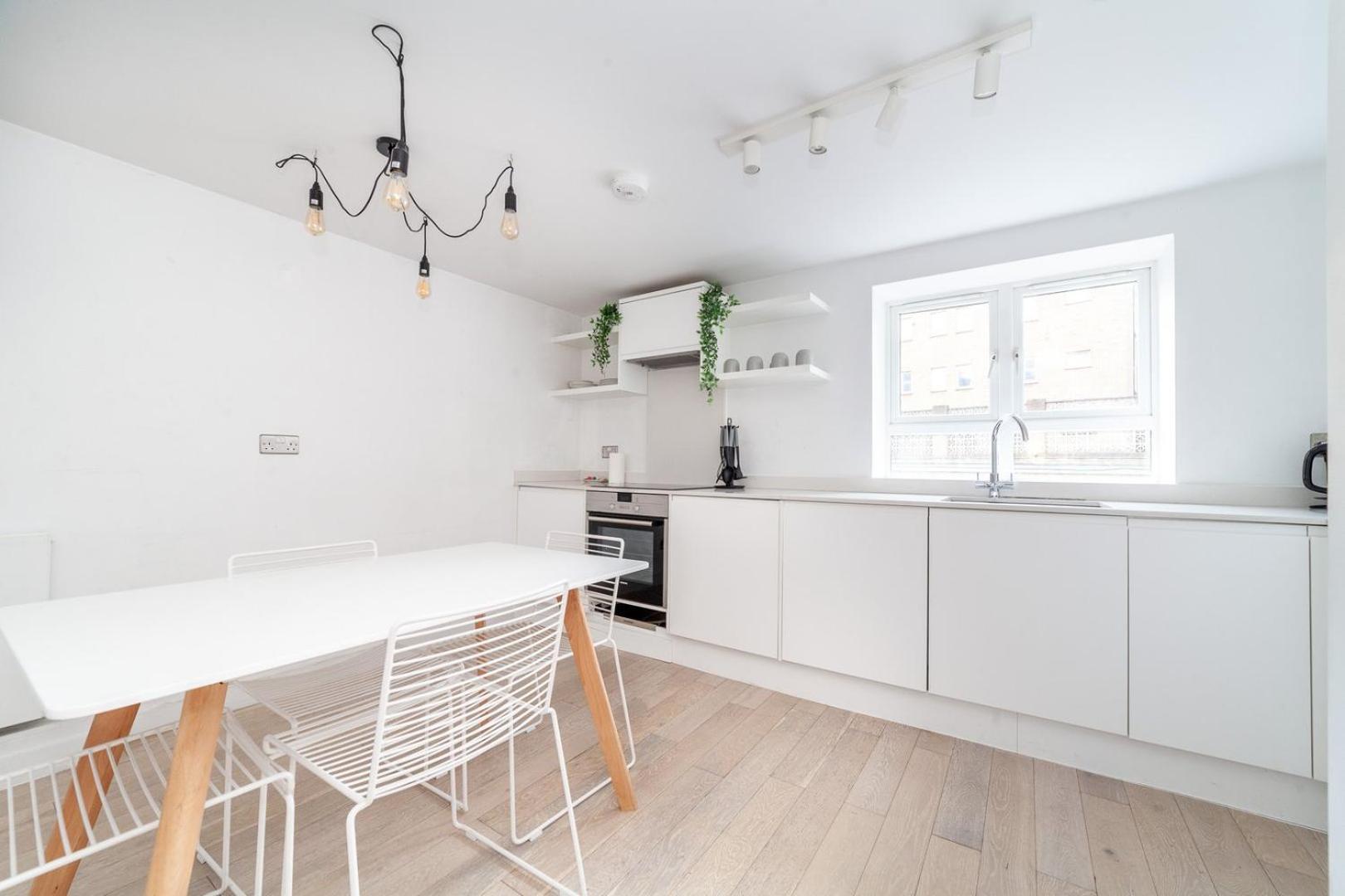 Relay Two Bedroom Belgravia Charm London