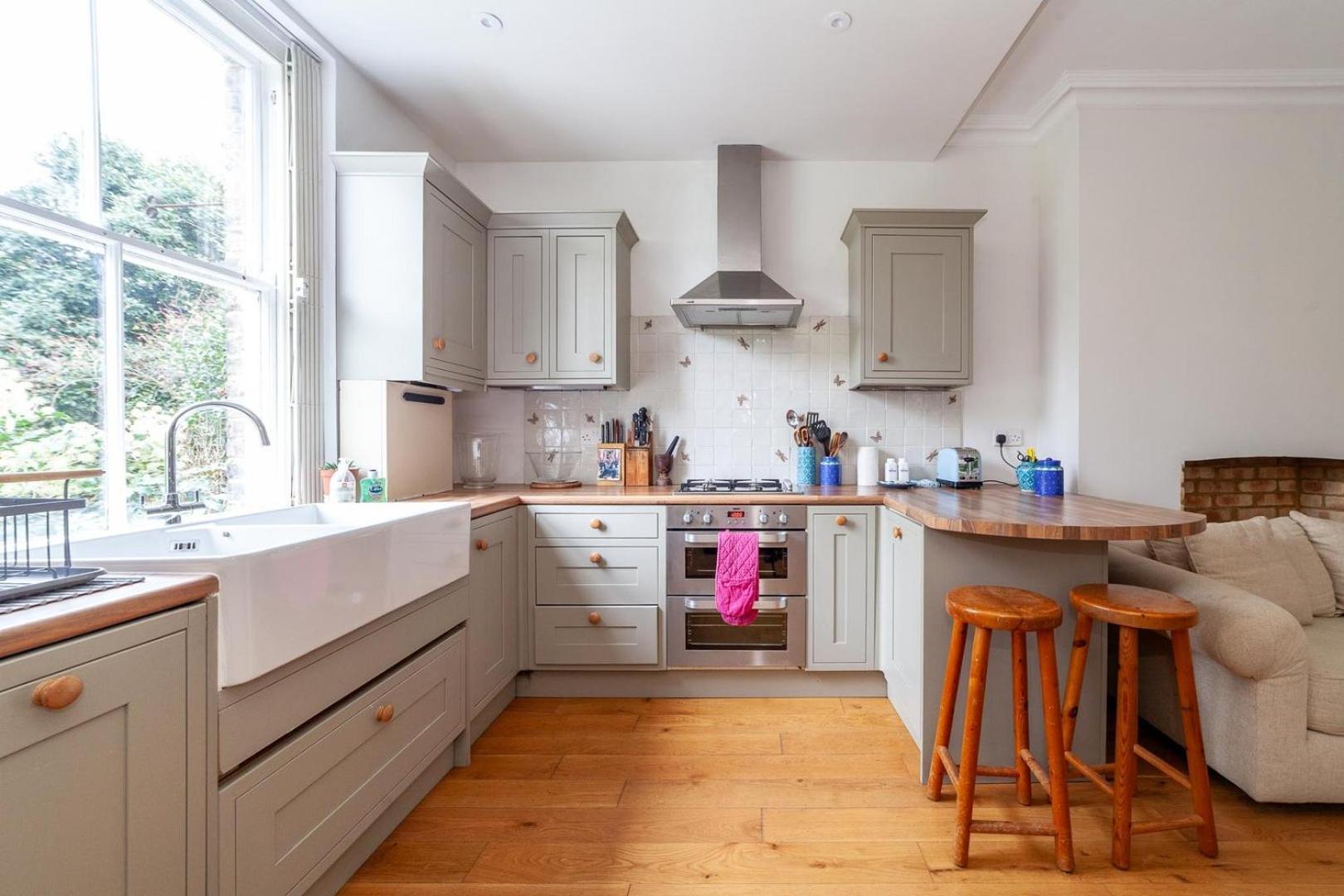 Cosy And Spacious *
