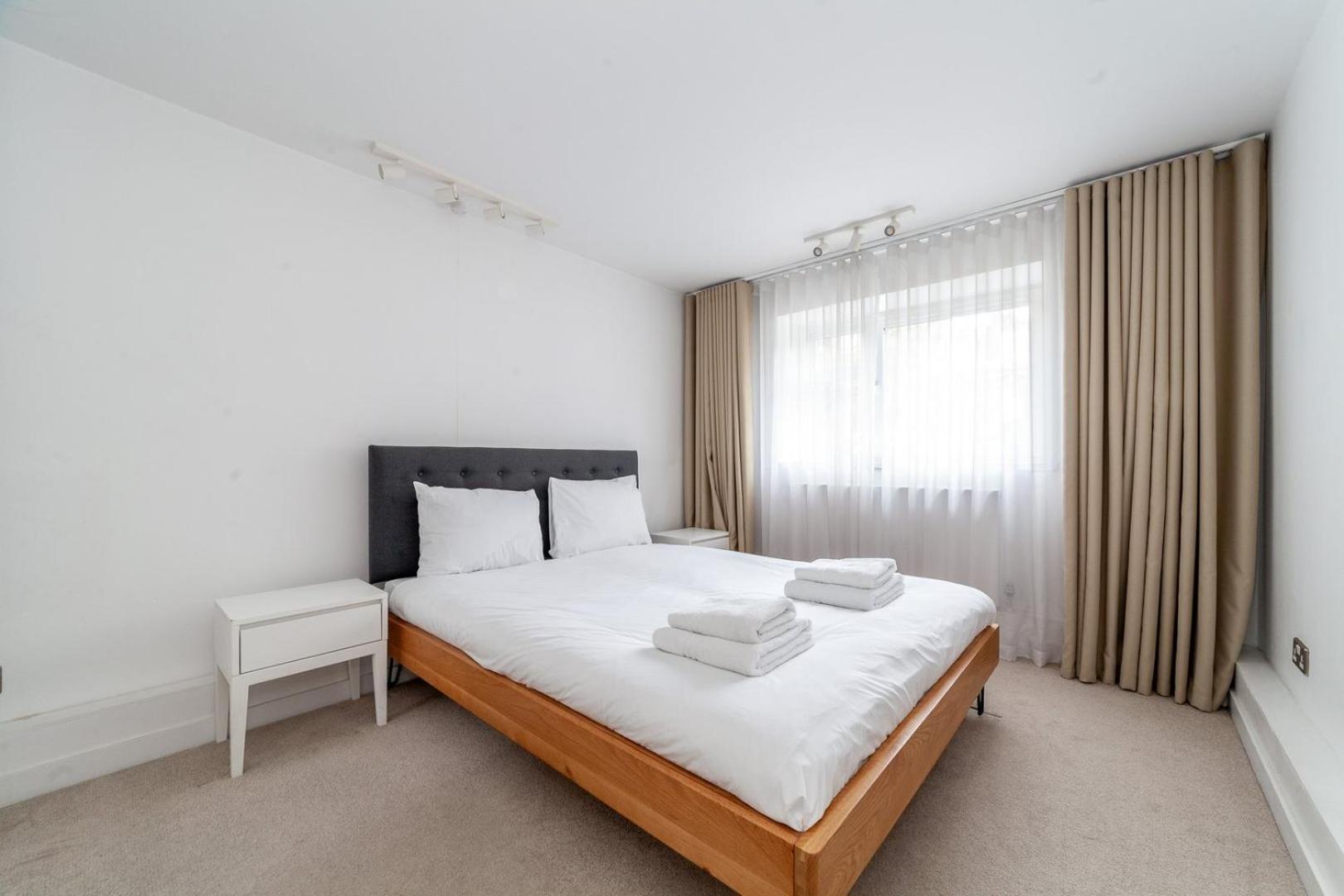 Apartment Relay Two Bedroom Belgravia Charm *