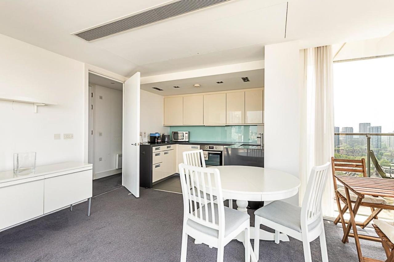 Skyline Serenity In Southwark Apartment