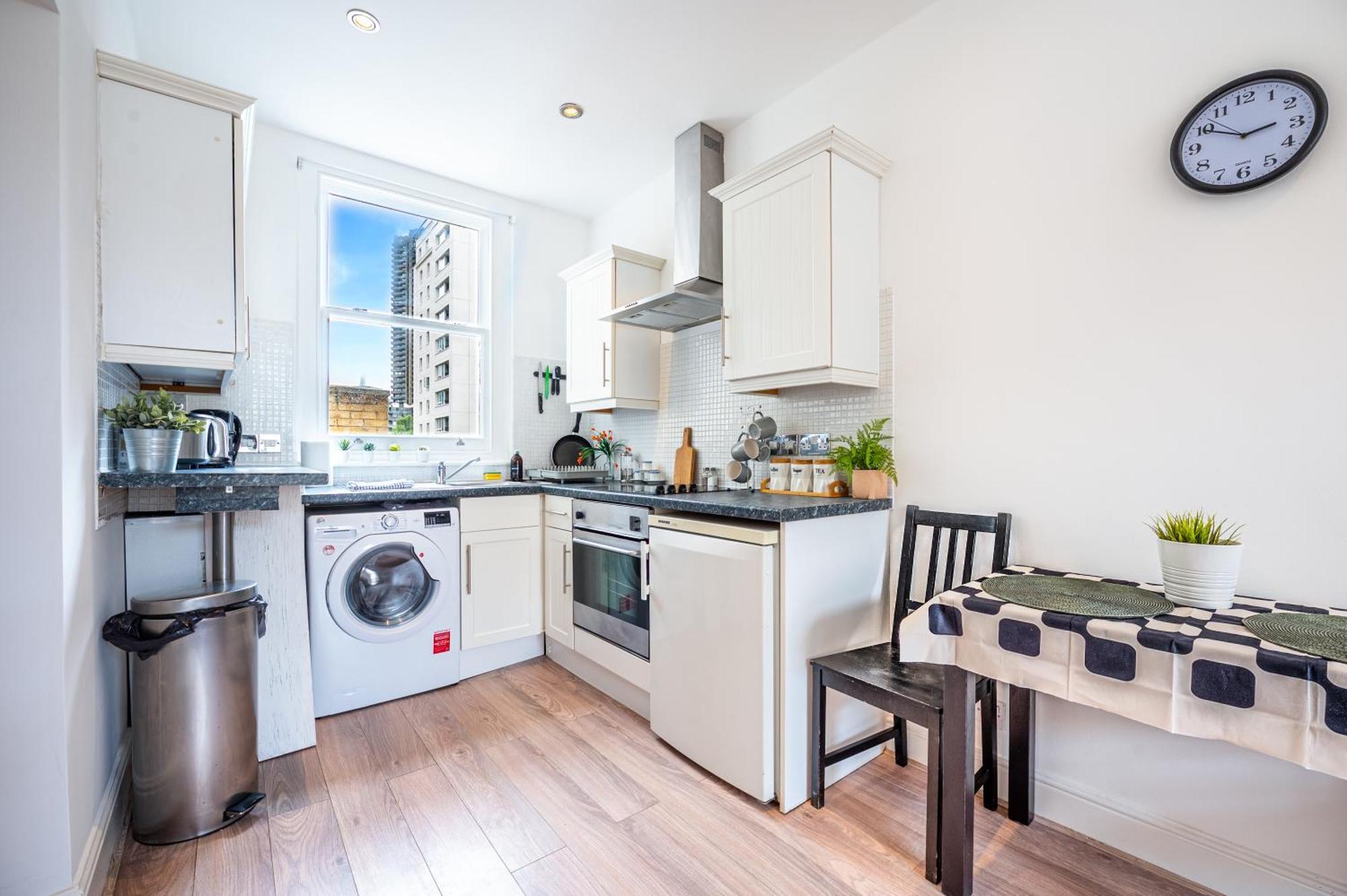 One-bed Flat, Kensington, Bank Payment To The Host Within 24h From The Reservation * Londen