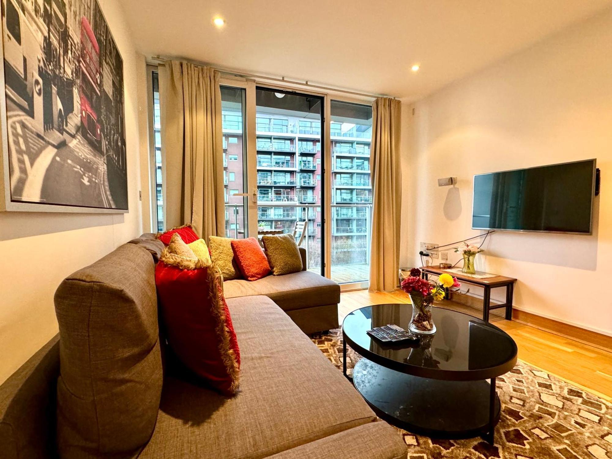 Cute 1 Bedroom Battersea Central By Wild Apartment London