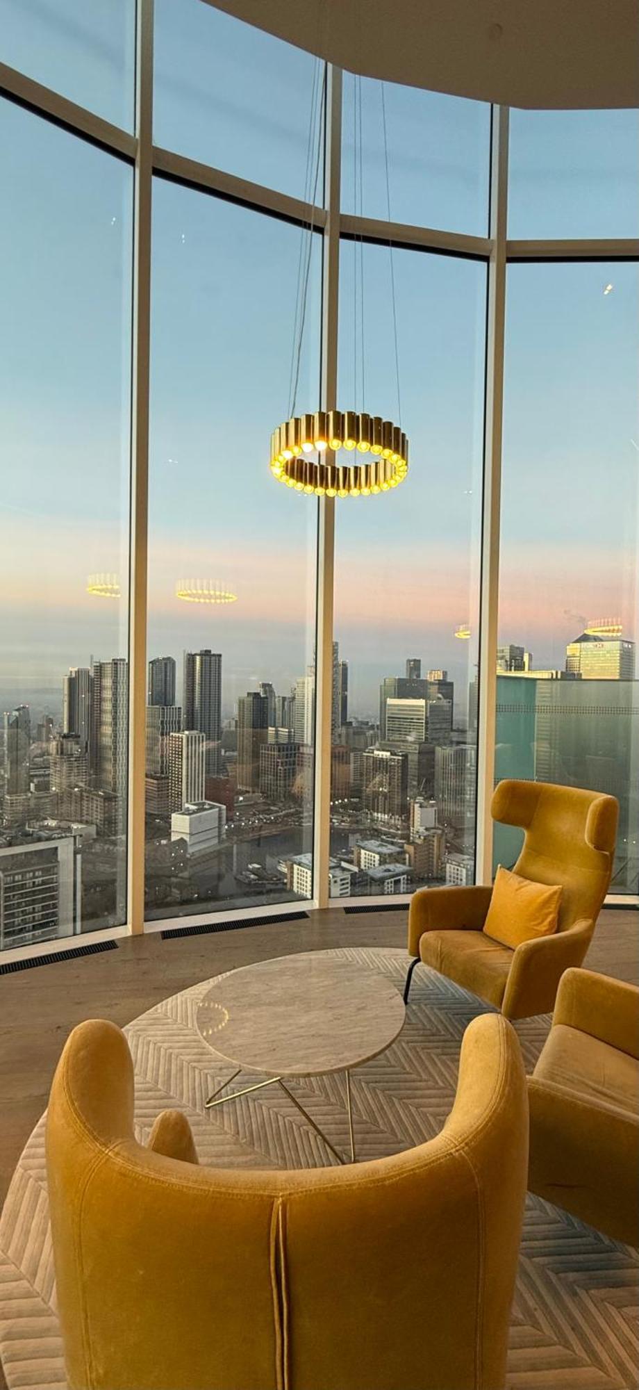 Apartment Luxury In Canary Wharf Centre With Private Balcony, And 360 Skyline View London