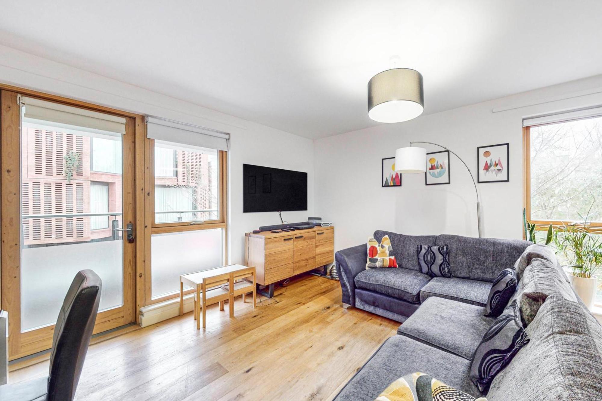 Modern 2bed - 5min To Highbury & Islington Station Londen