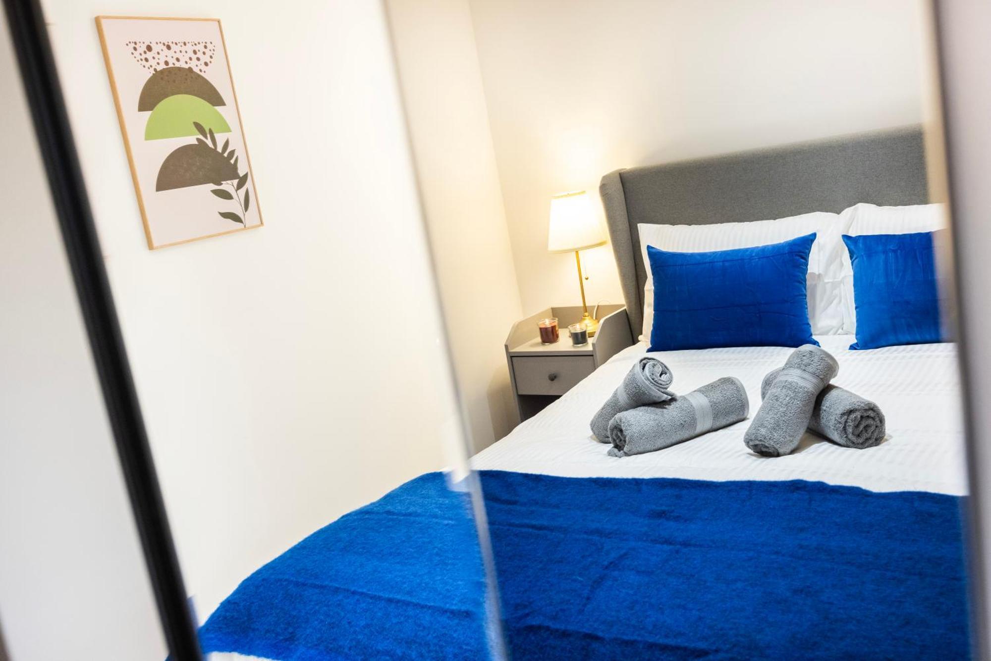 2 Bed 2 Bath Deluxe Flat In Kensington * London