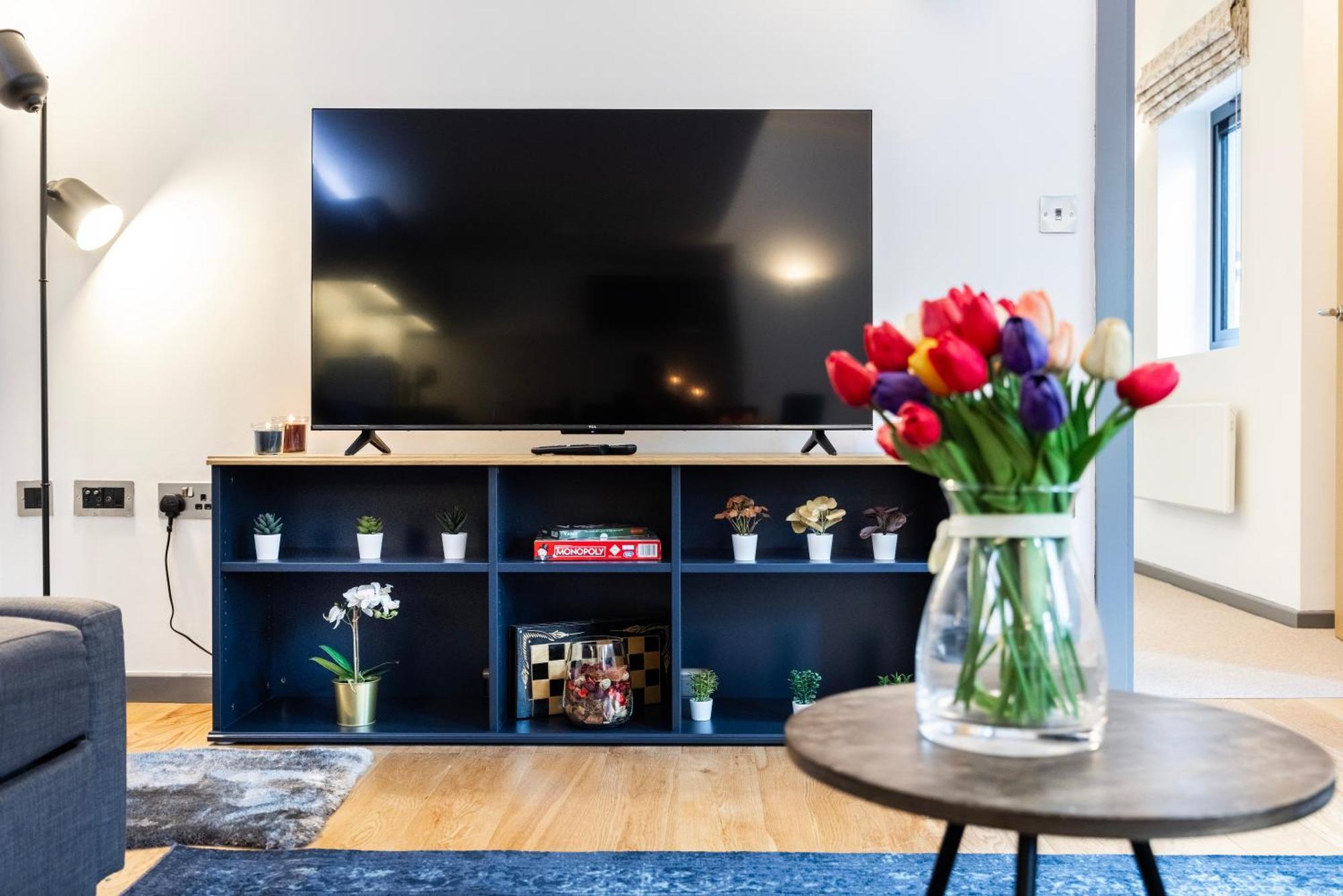 2 Bed 2 Bath Deluxe Flat In Kensington Apartment London