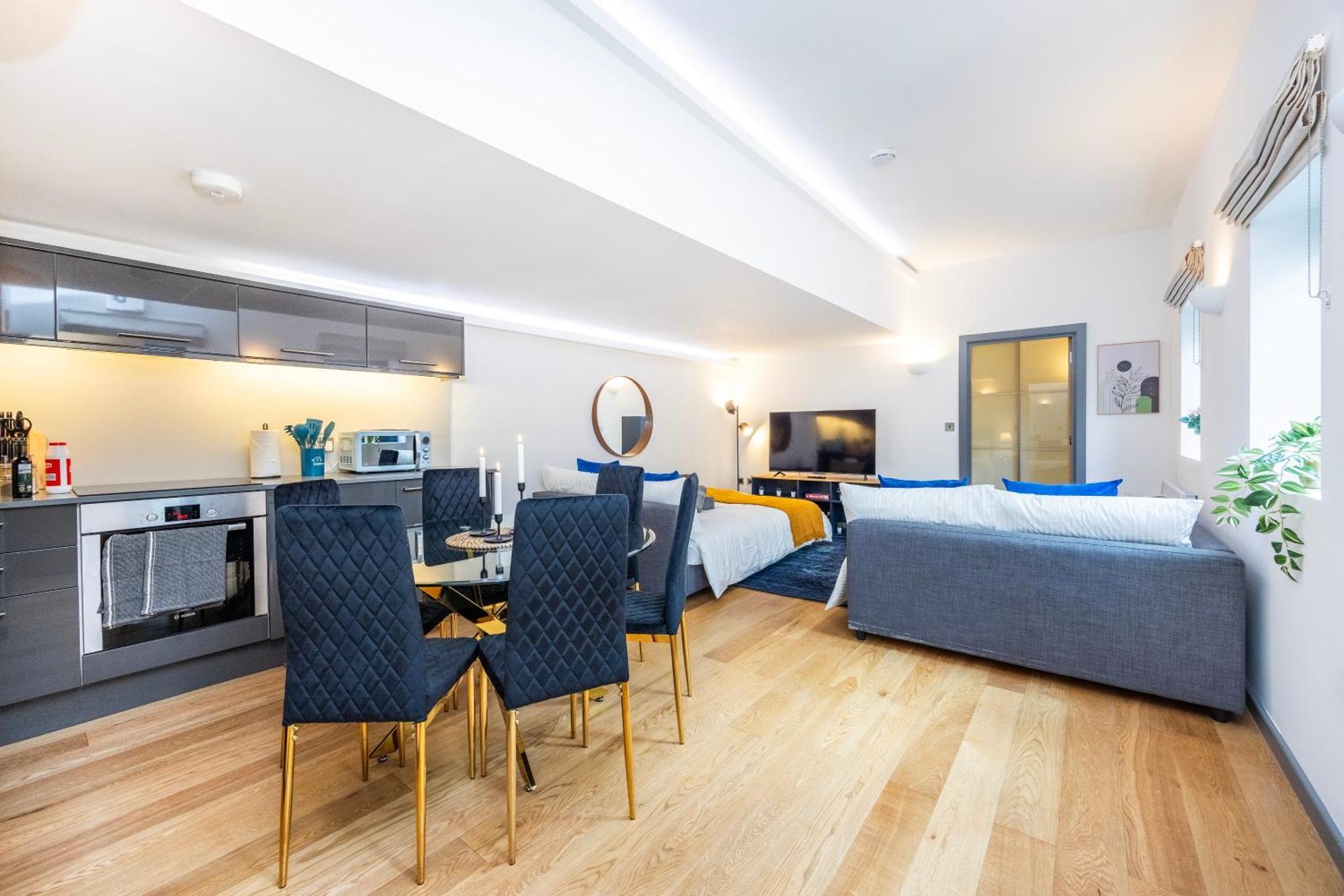 2 Bed 2 Bath Deluxe Flat In Kensington *
