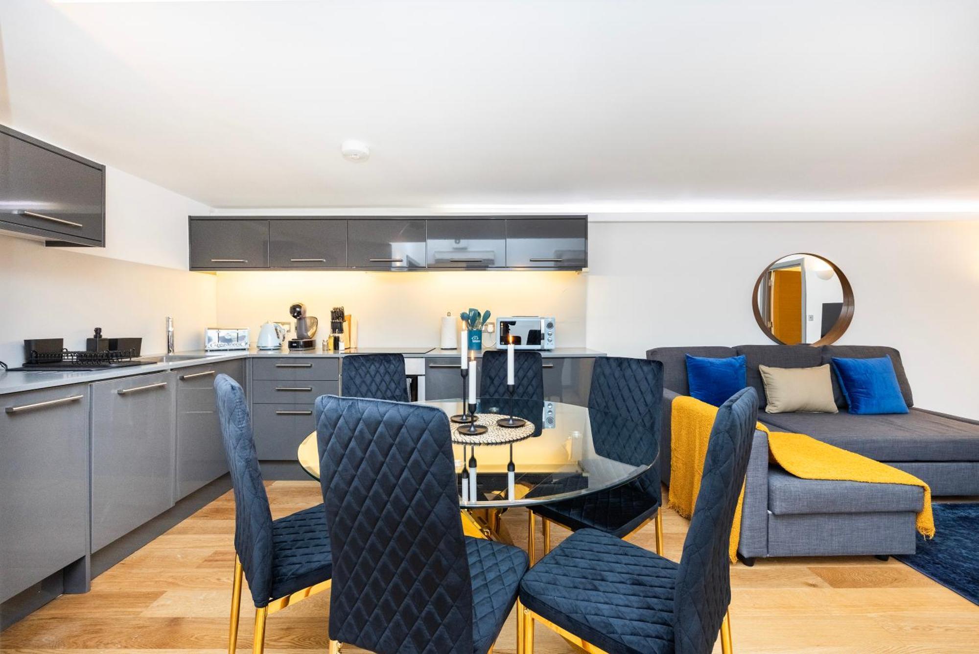 2 Bed 2 Bath Deluxe Flat In Kensington London