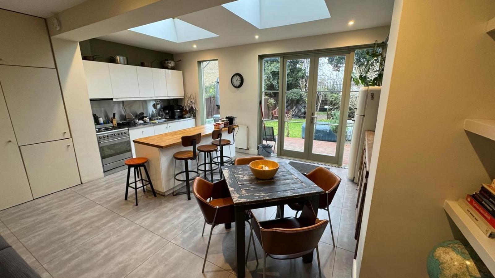 Madika Homes 4 Bed House Contractor Corporate * London
