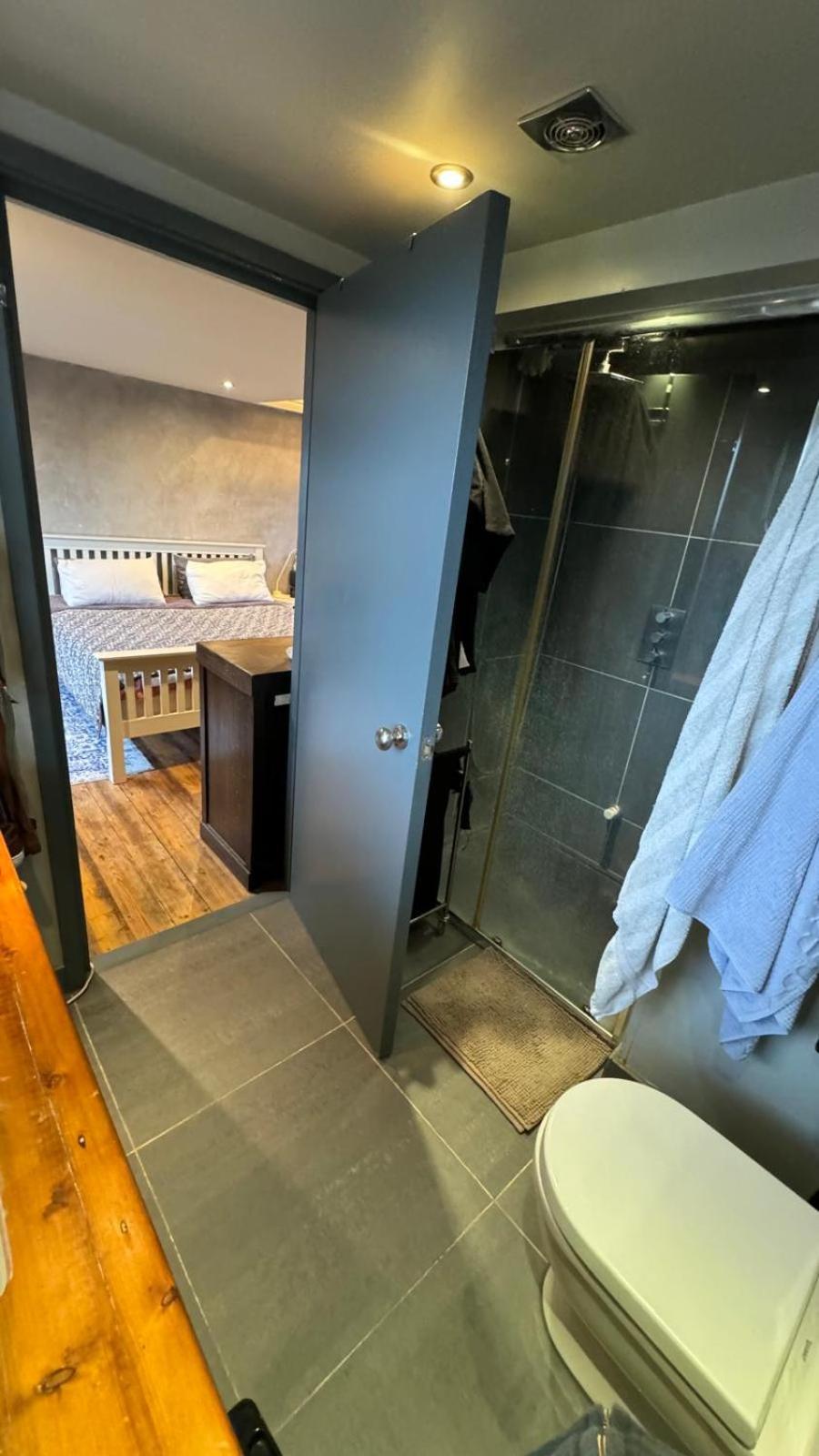 Madika Homes 4 Bed House Contractor Corporate * London
