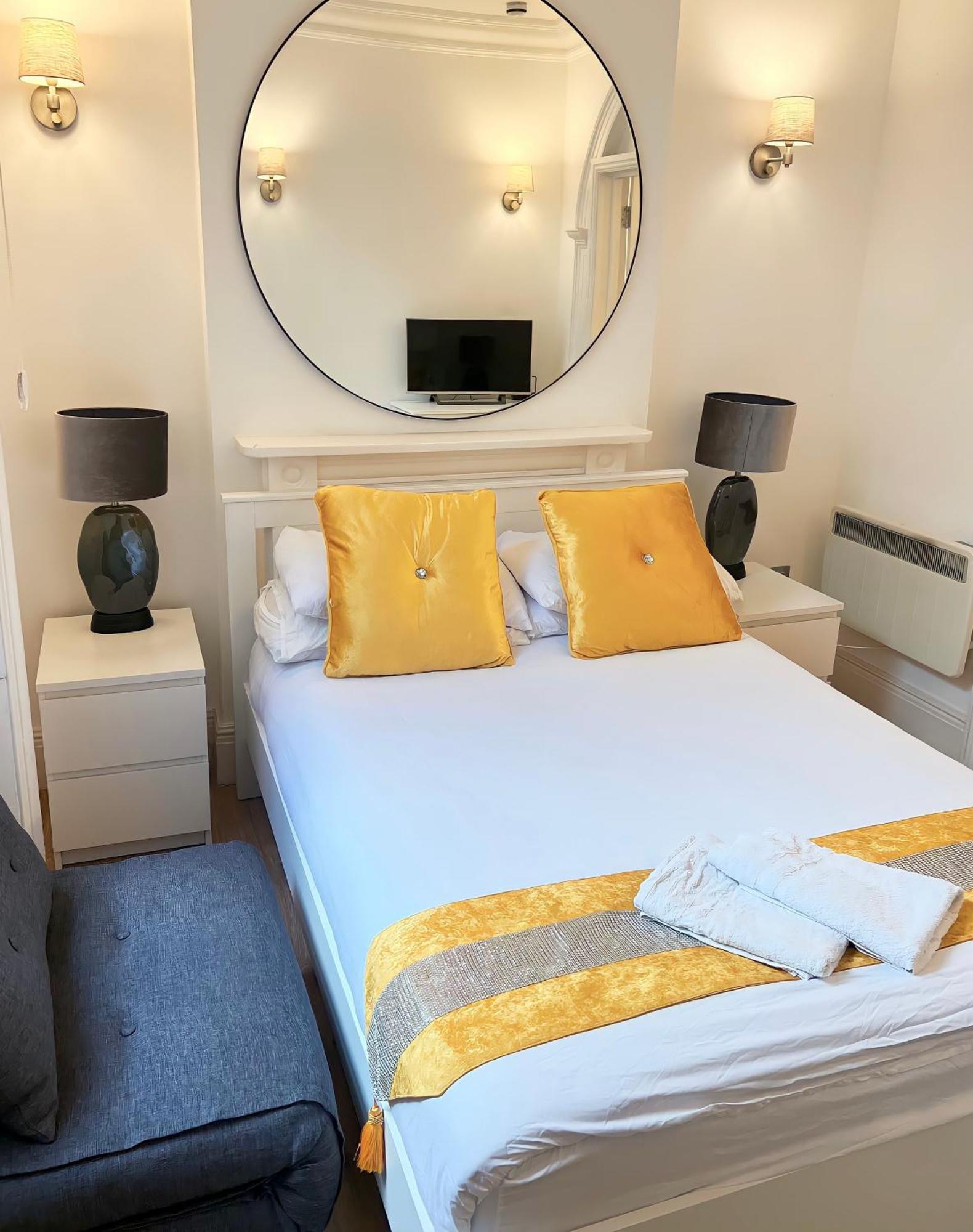 Hyde Park Luxury Apartment *