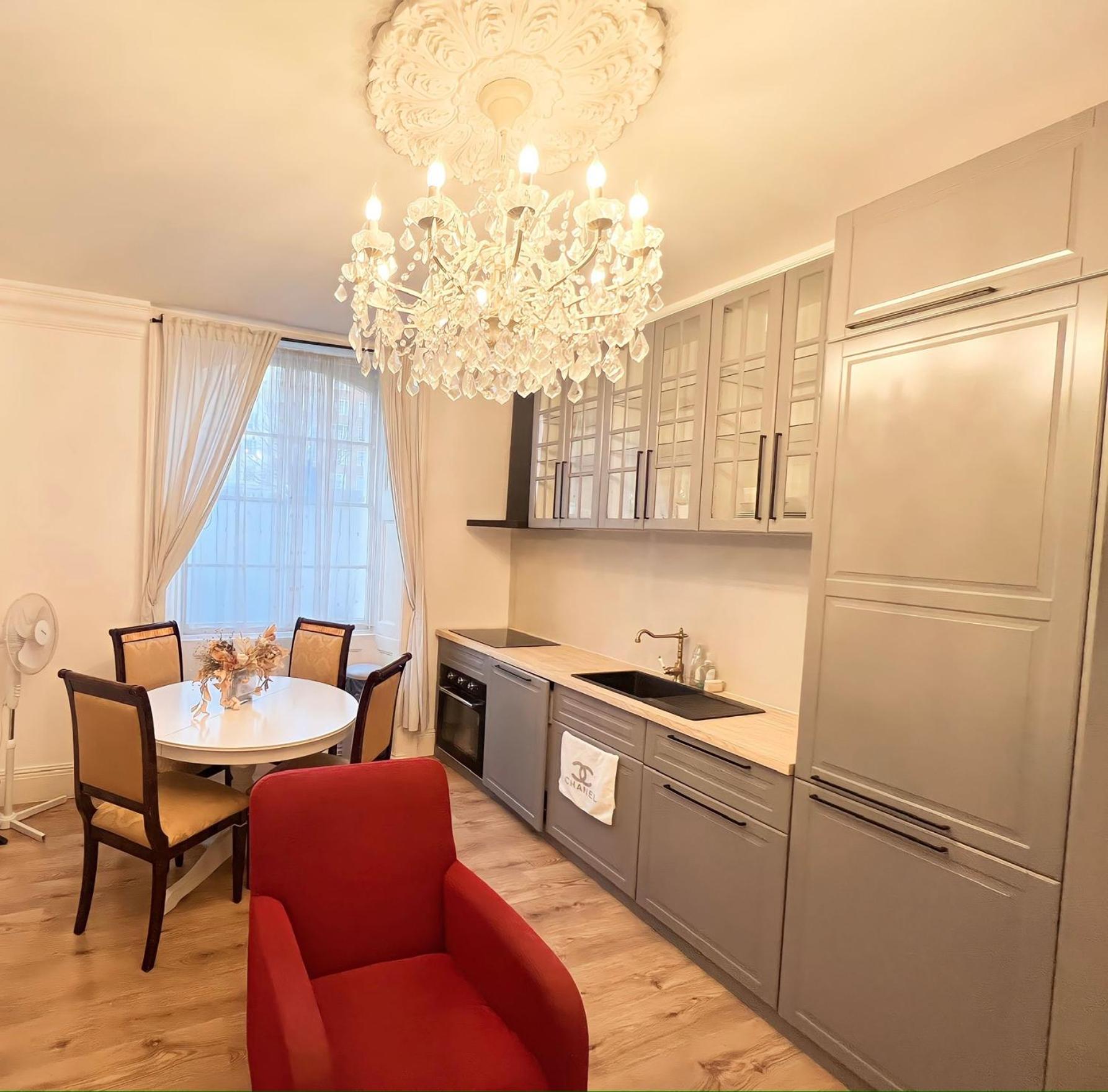 Hyde Park Luxury *