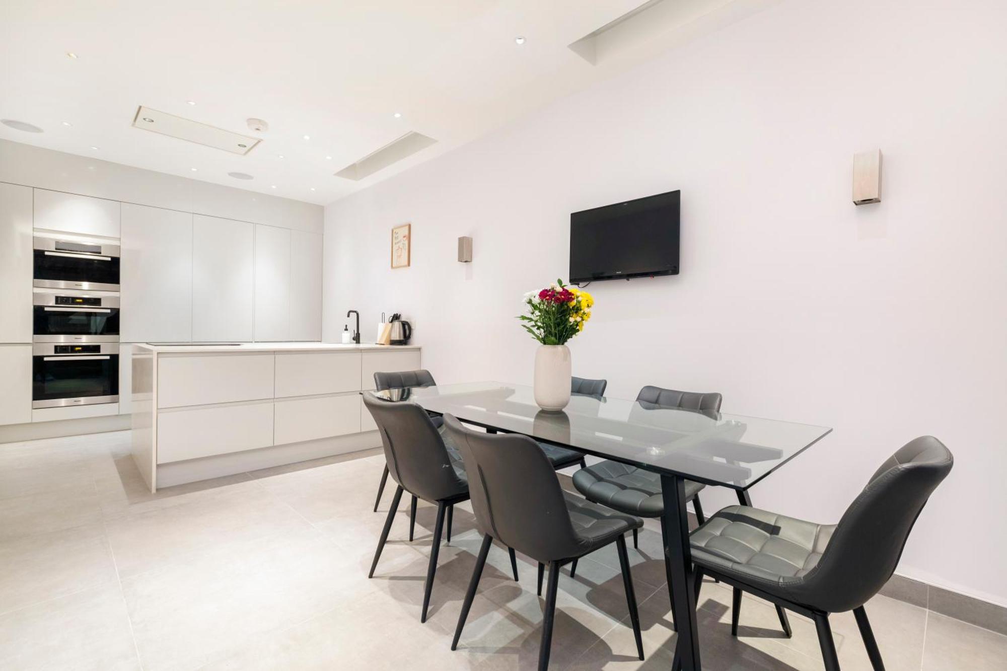 Gorgeous 3 Bed House In Paddington London