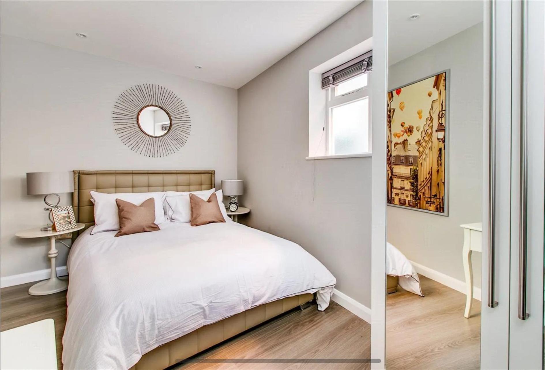 Apartment 13a Rostrevor Mews London