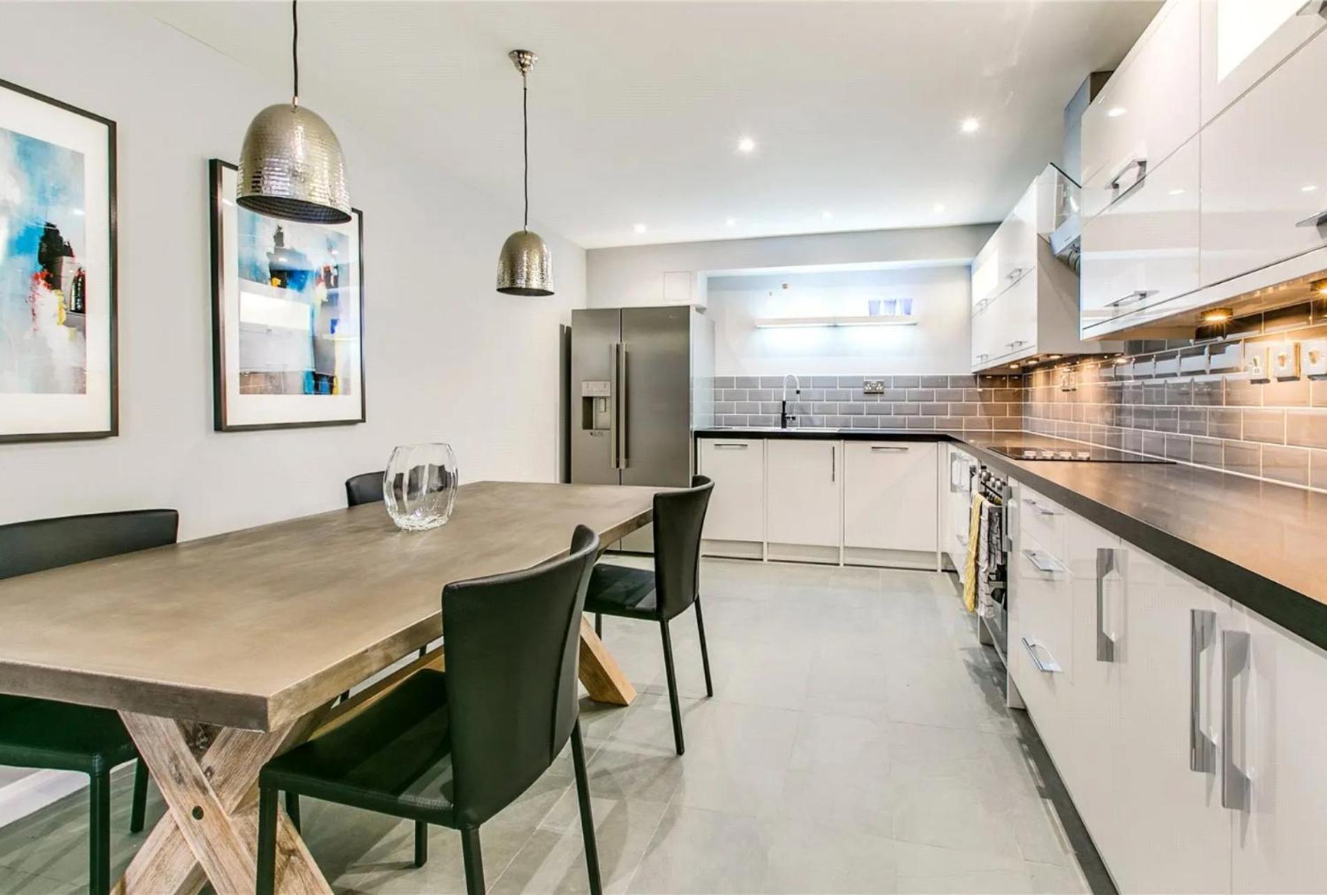 13a Rostrevor Mews *