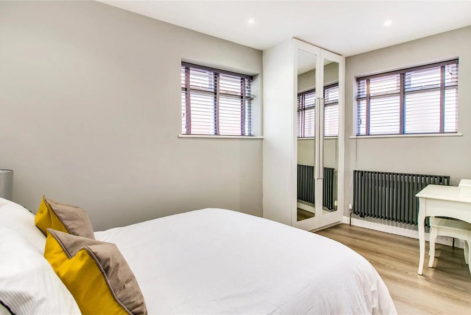 13a Rostrevor Mews Apartment