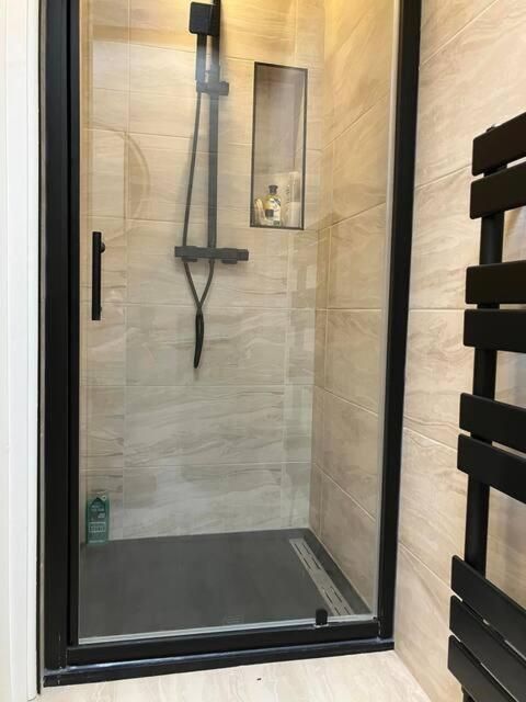 3 Bed Flat Apartment London