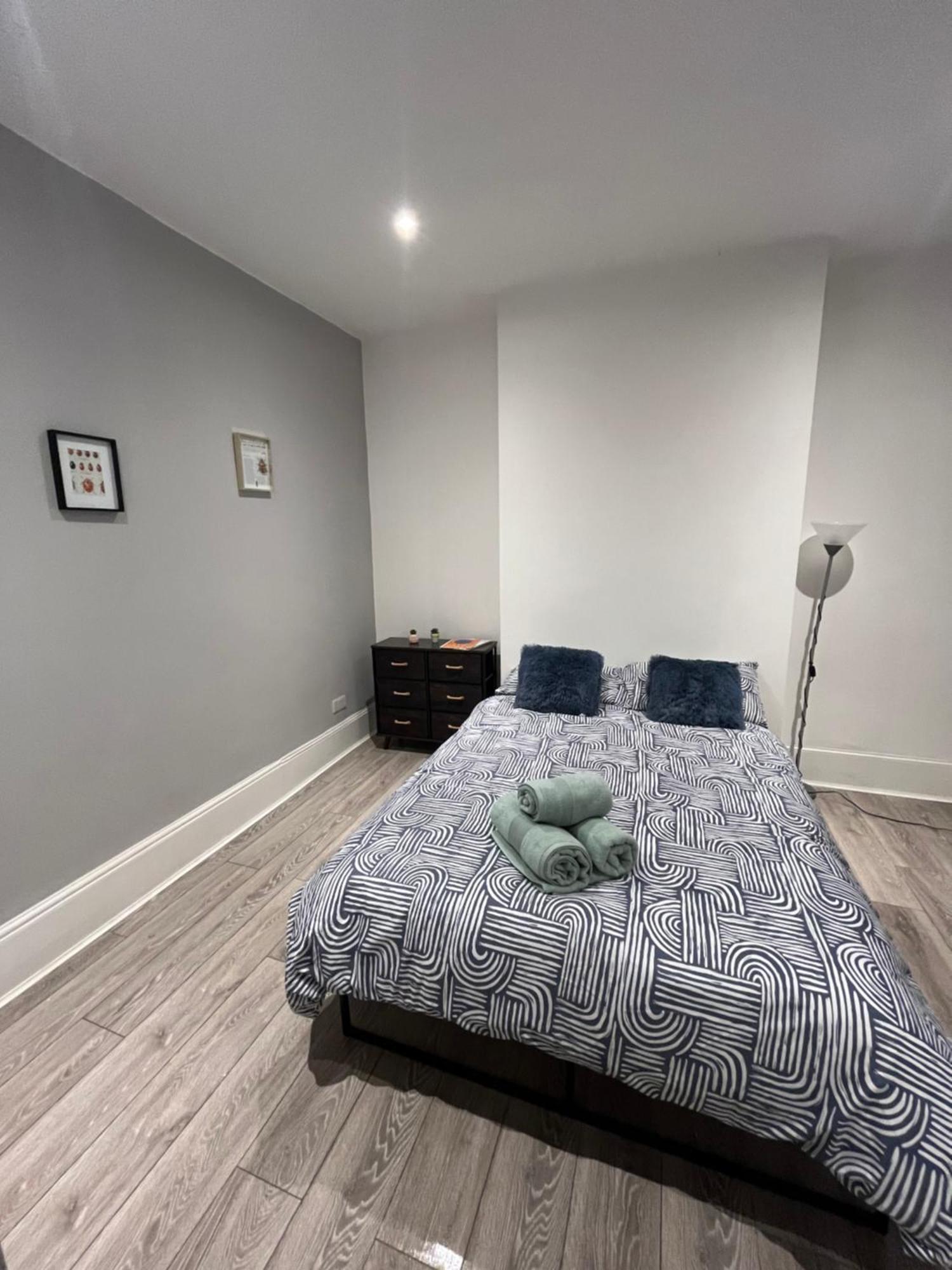 Stunning 2 Bed In Brixton Apartment London