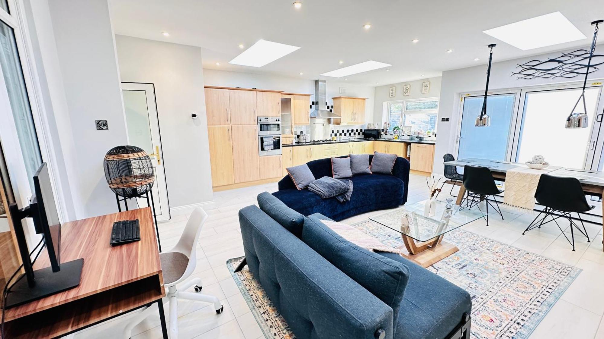 Isleworth House By Smart Corporate Holiday home London