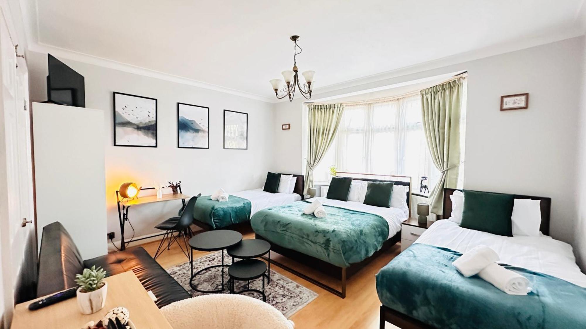 Isleworth House By Smart Corporate Holiday home London