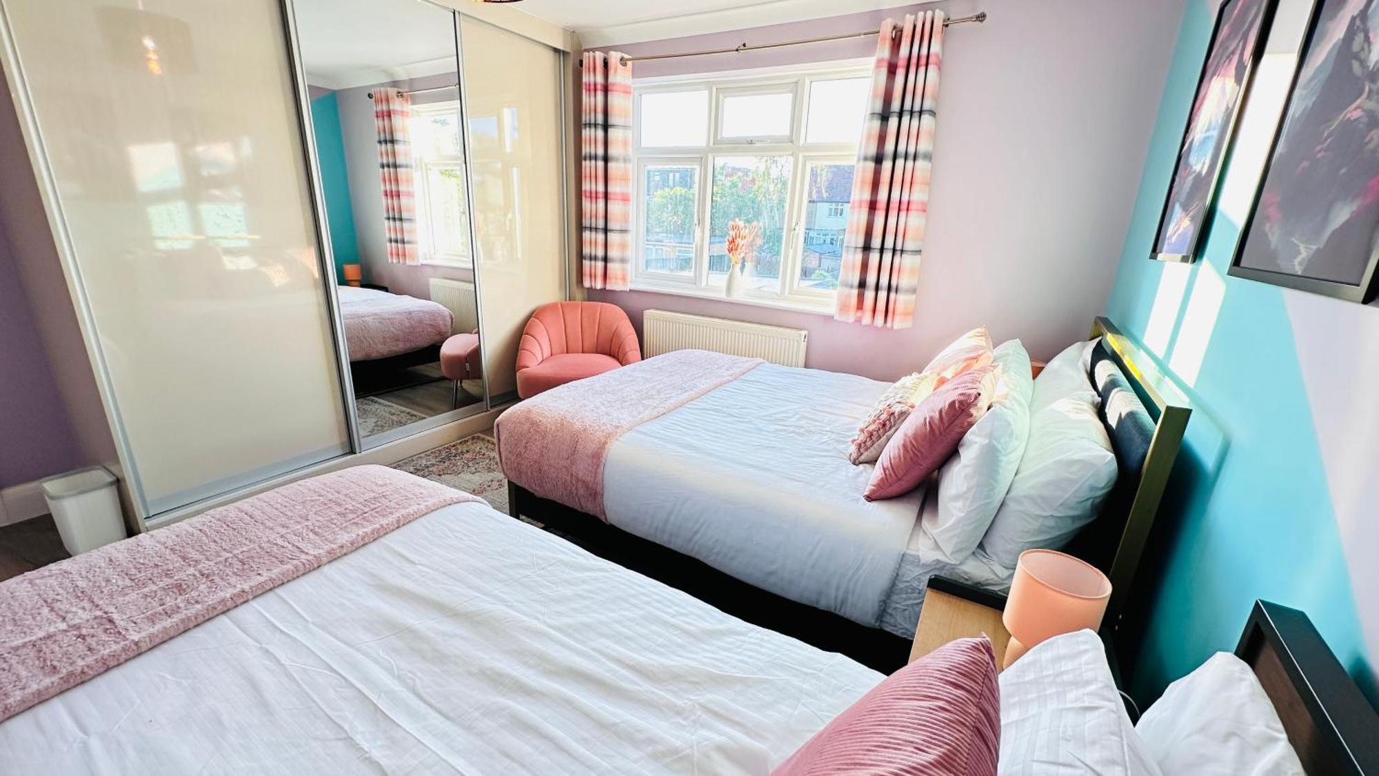 Holiday home Isleworth House By Smart Corporate