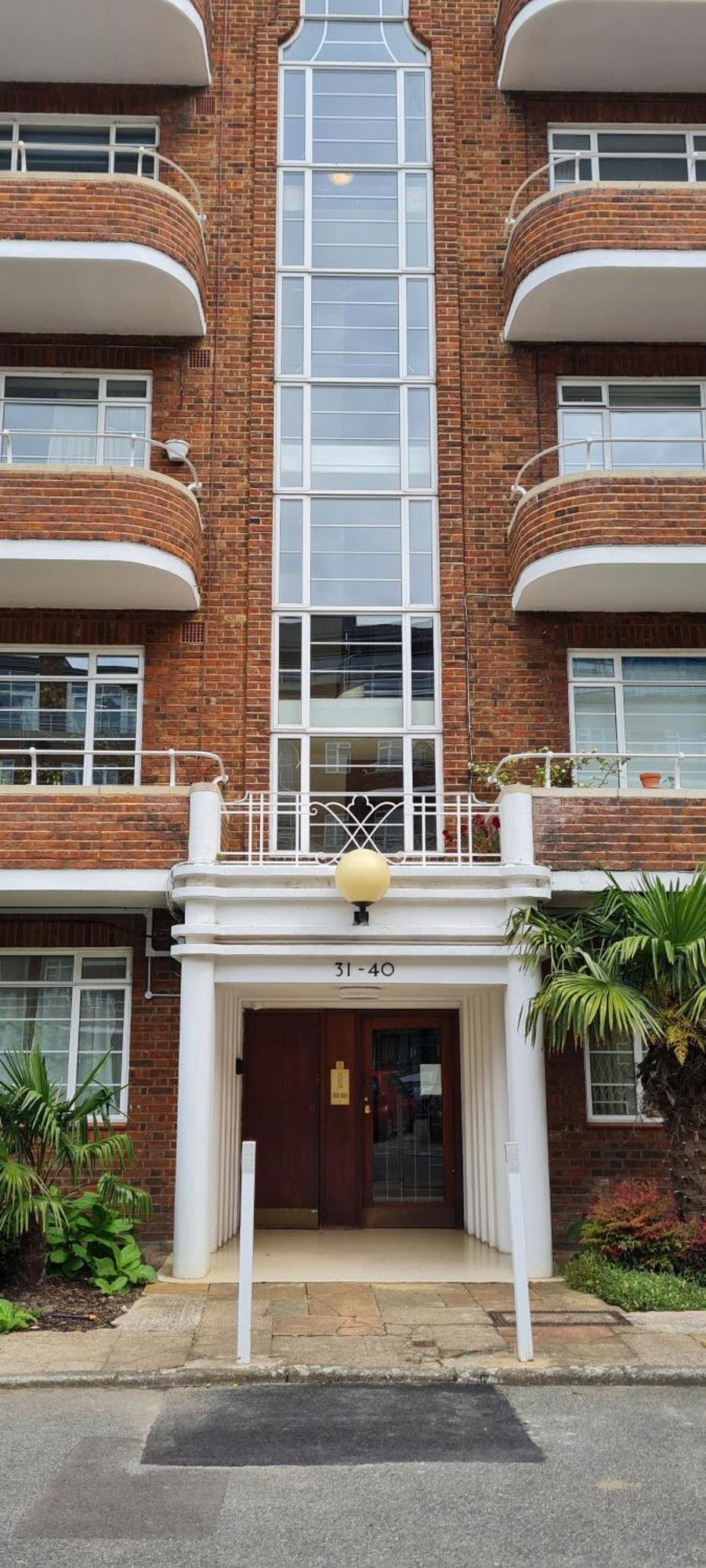 Art Deco Apartment London