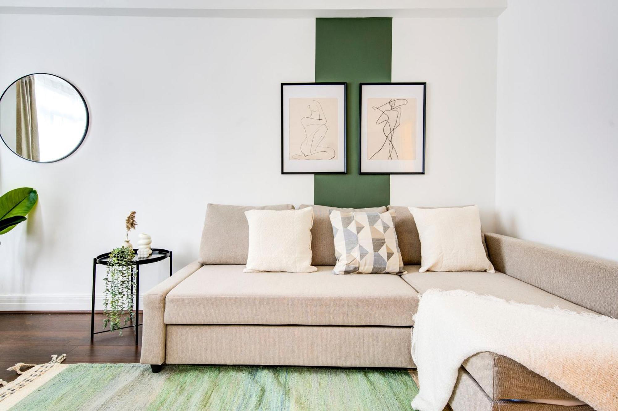 Marble Arch 5th Floor Apartment *