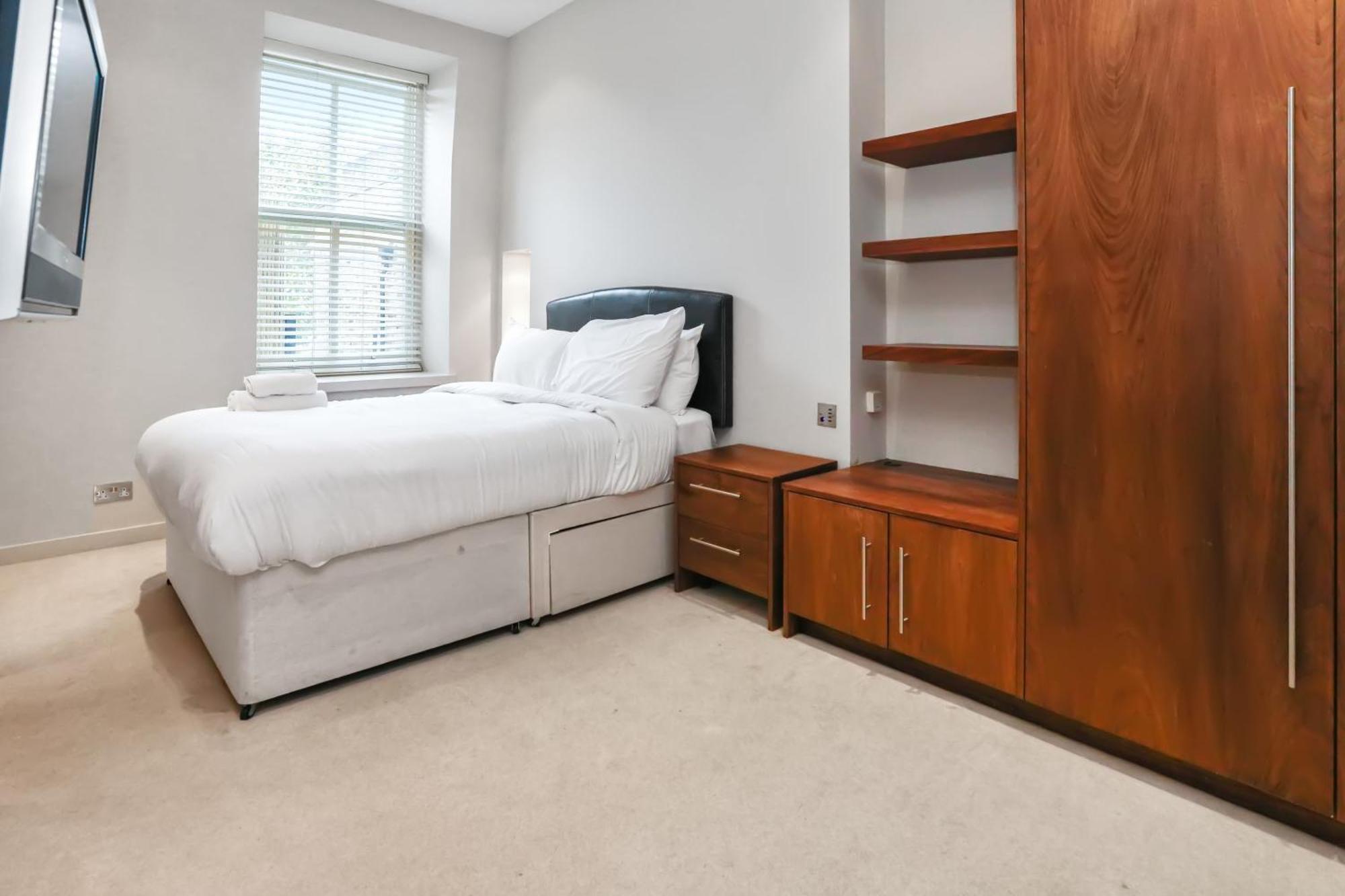 Stunning South Kensington 2 Bed W Terrace London