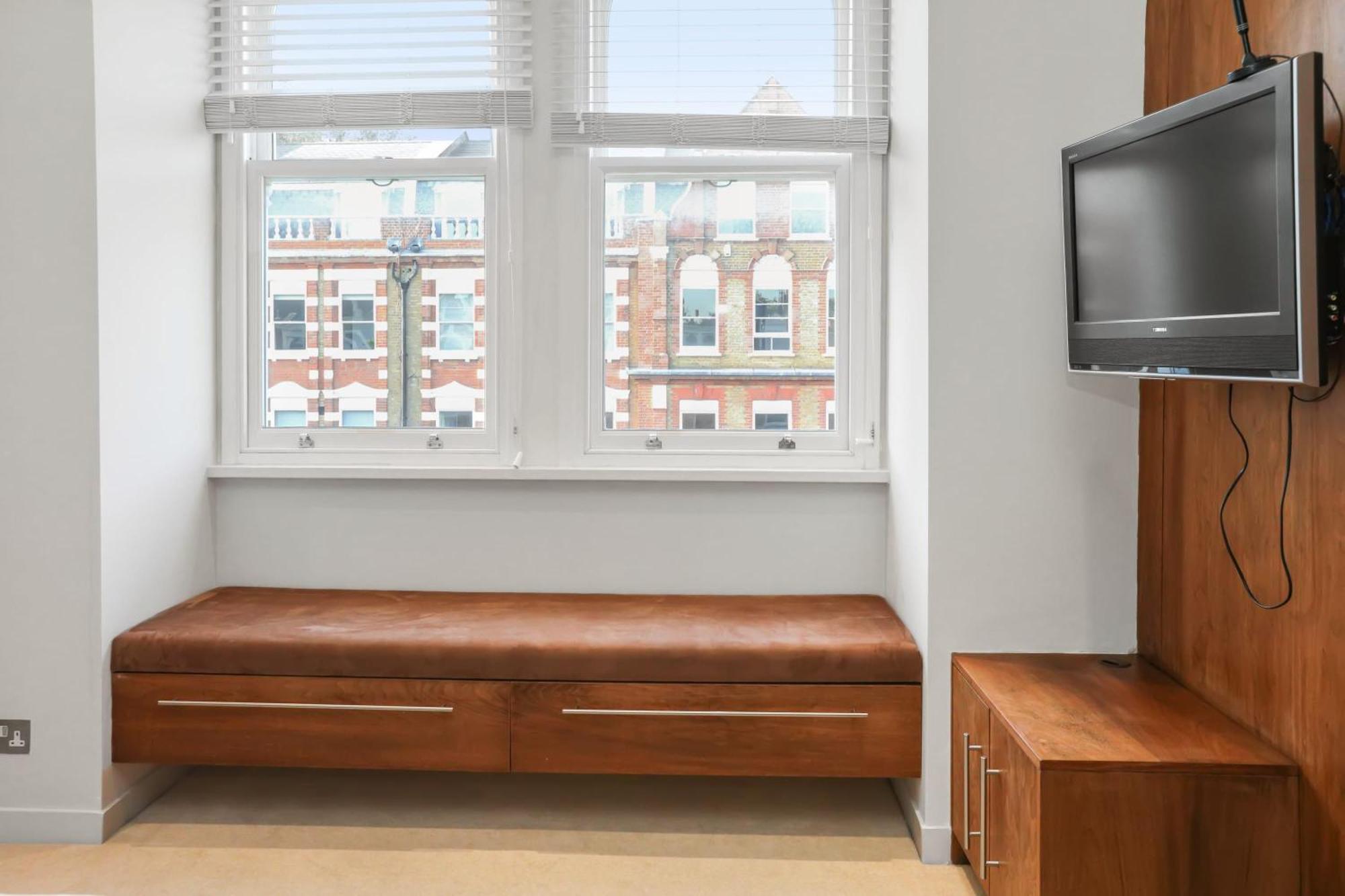 Stunning South Kensington 2 Bed W Terrace Apartment London