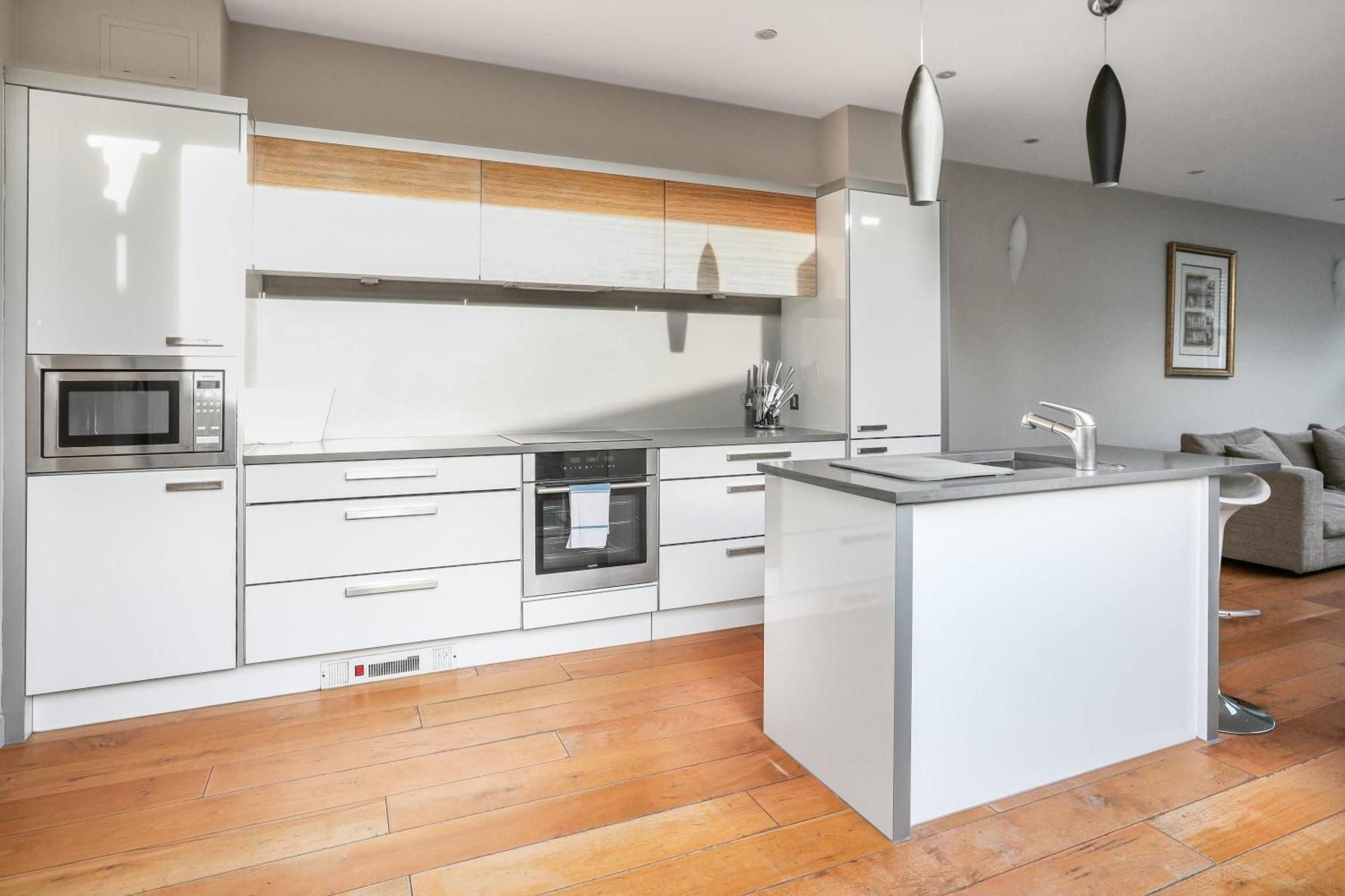 Stunning South Kensington 2 Bed W Terrace London