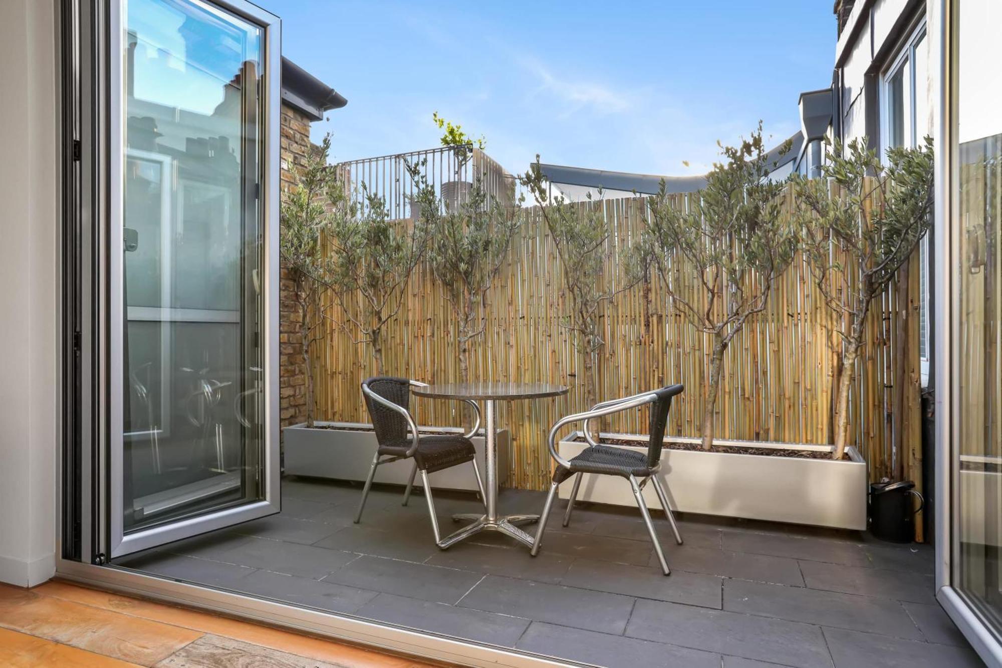 Stunning South Kensington 2 Bed W Terrace *