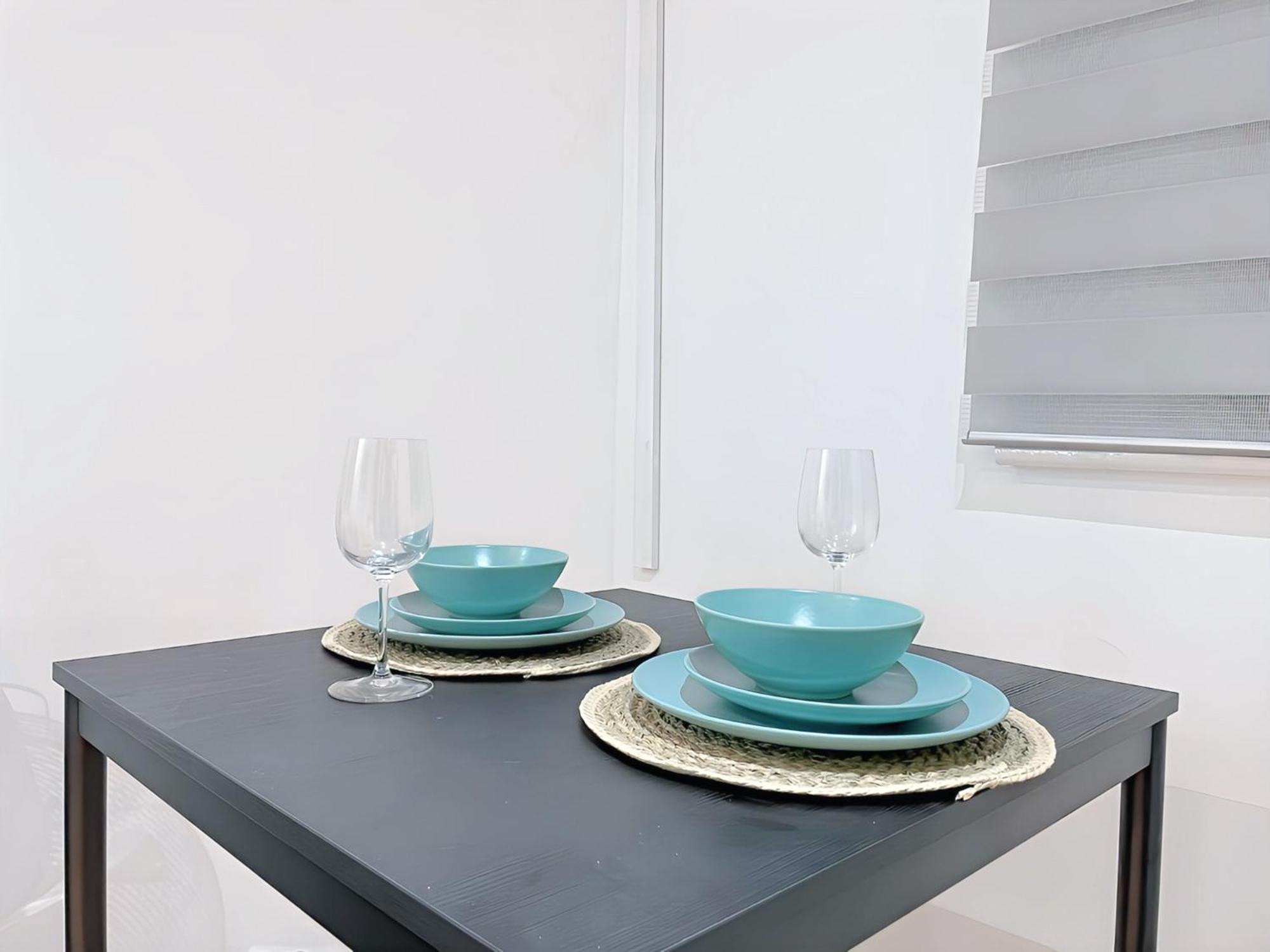 Stylish 2 Bedroom By Luxe Haven Homes Short Lets & Serviced Canning Town Greater With Free Wifi * London