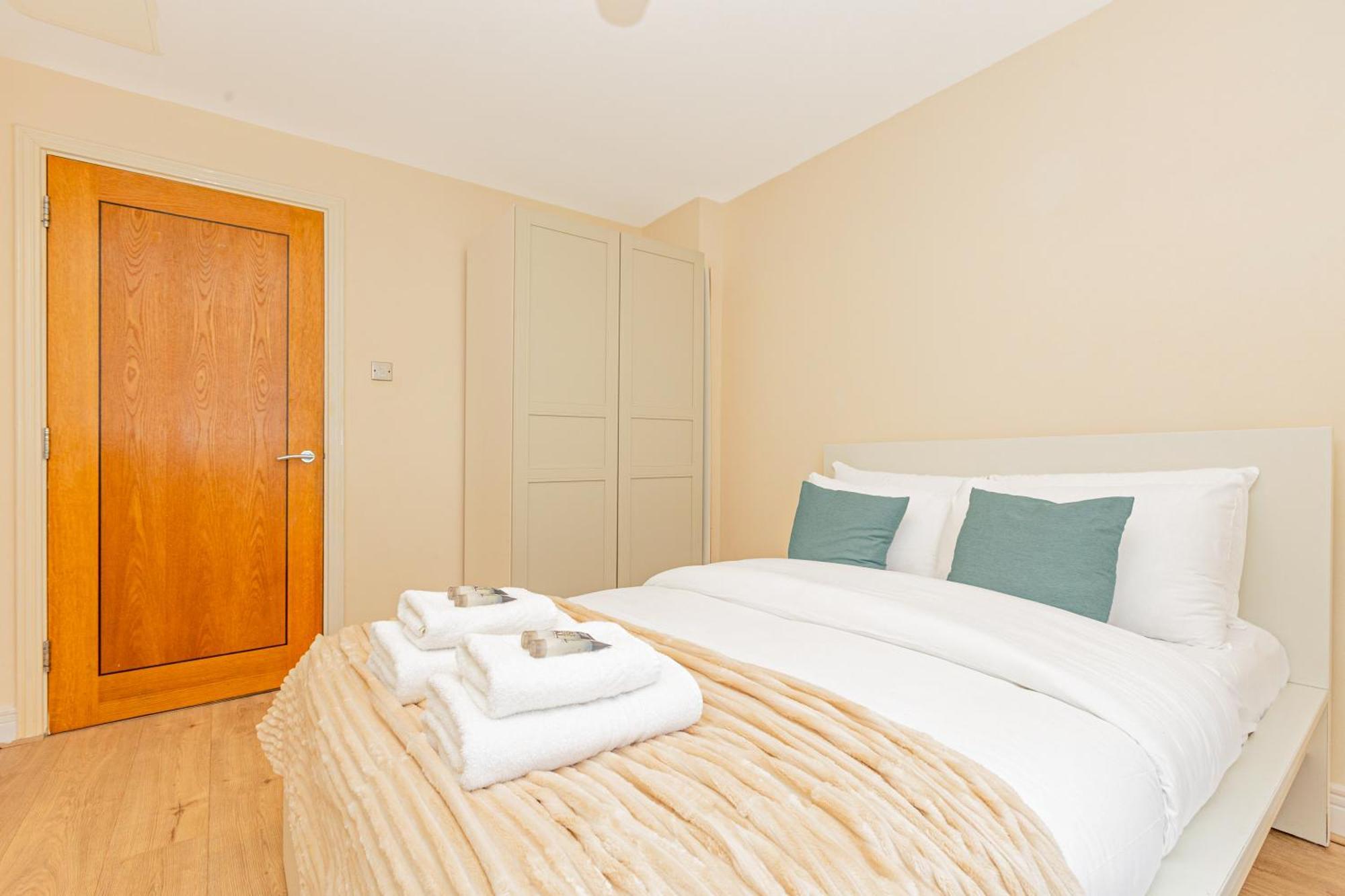 Appartement Lit 2br Flat With Balcony Near Canary Wharf, 1min Dlr