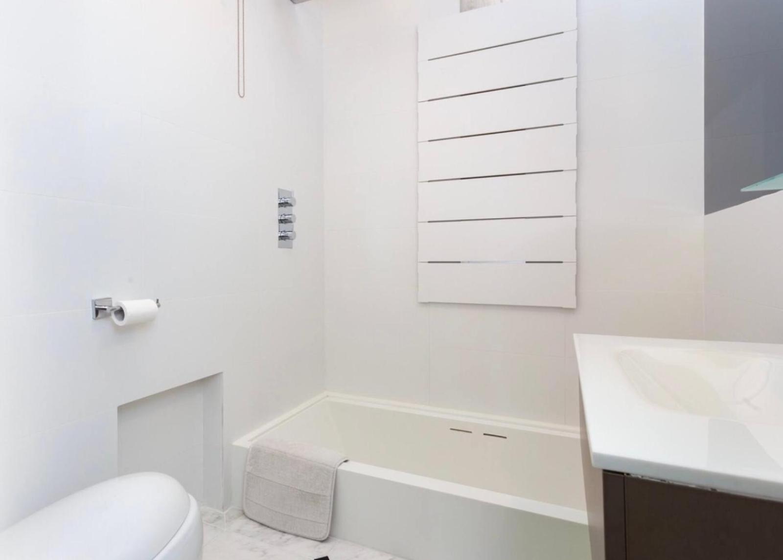 Huge 3 Beds 3 Baths By The Park *