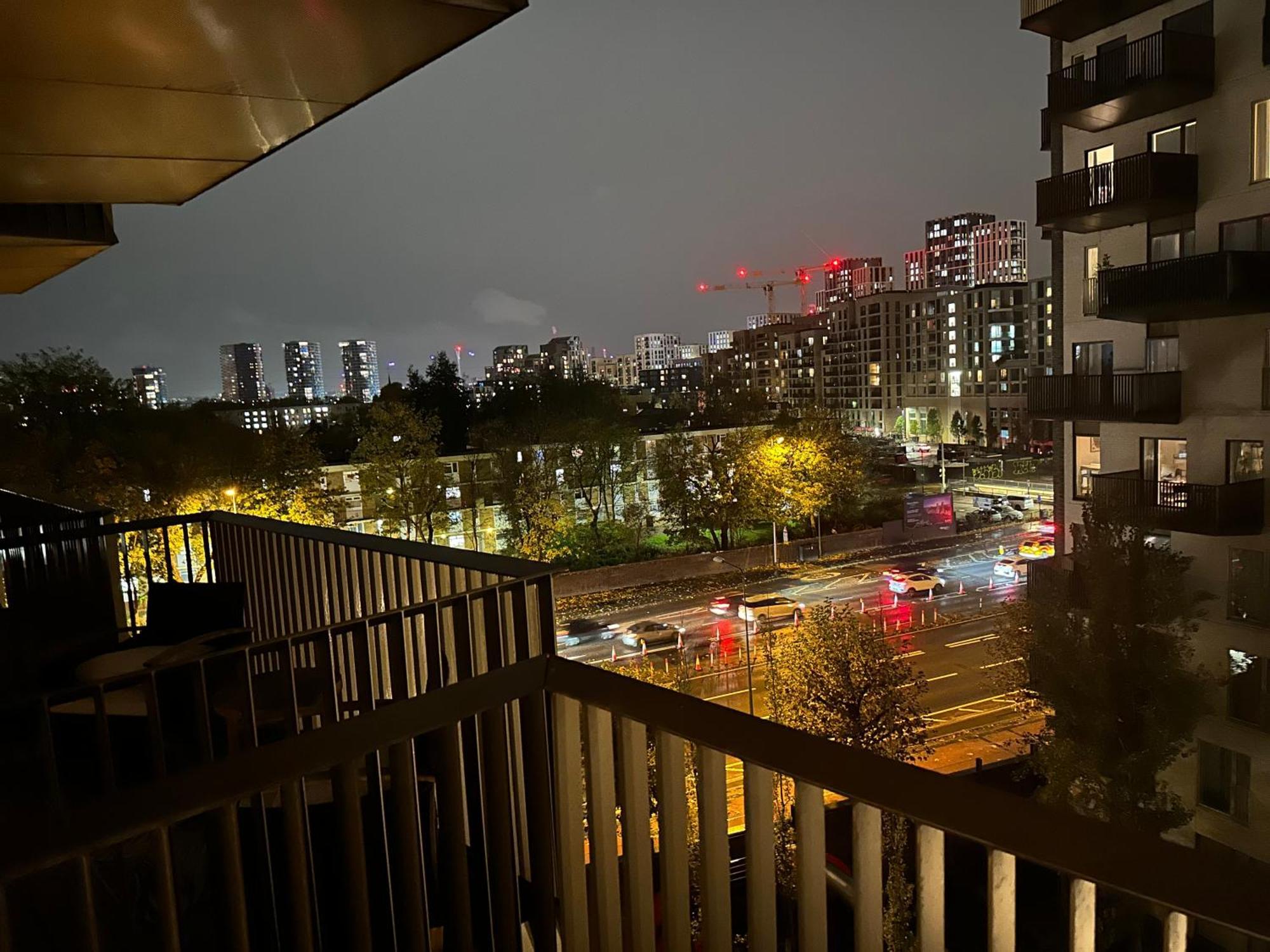 Stunning 1 Bedroom Apartment *