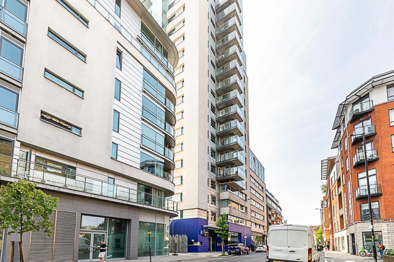 Apartment Skyline Serenity In Southwark *