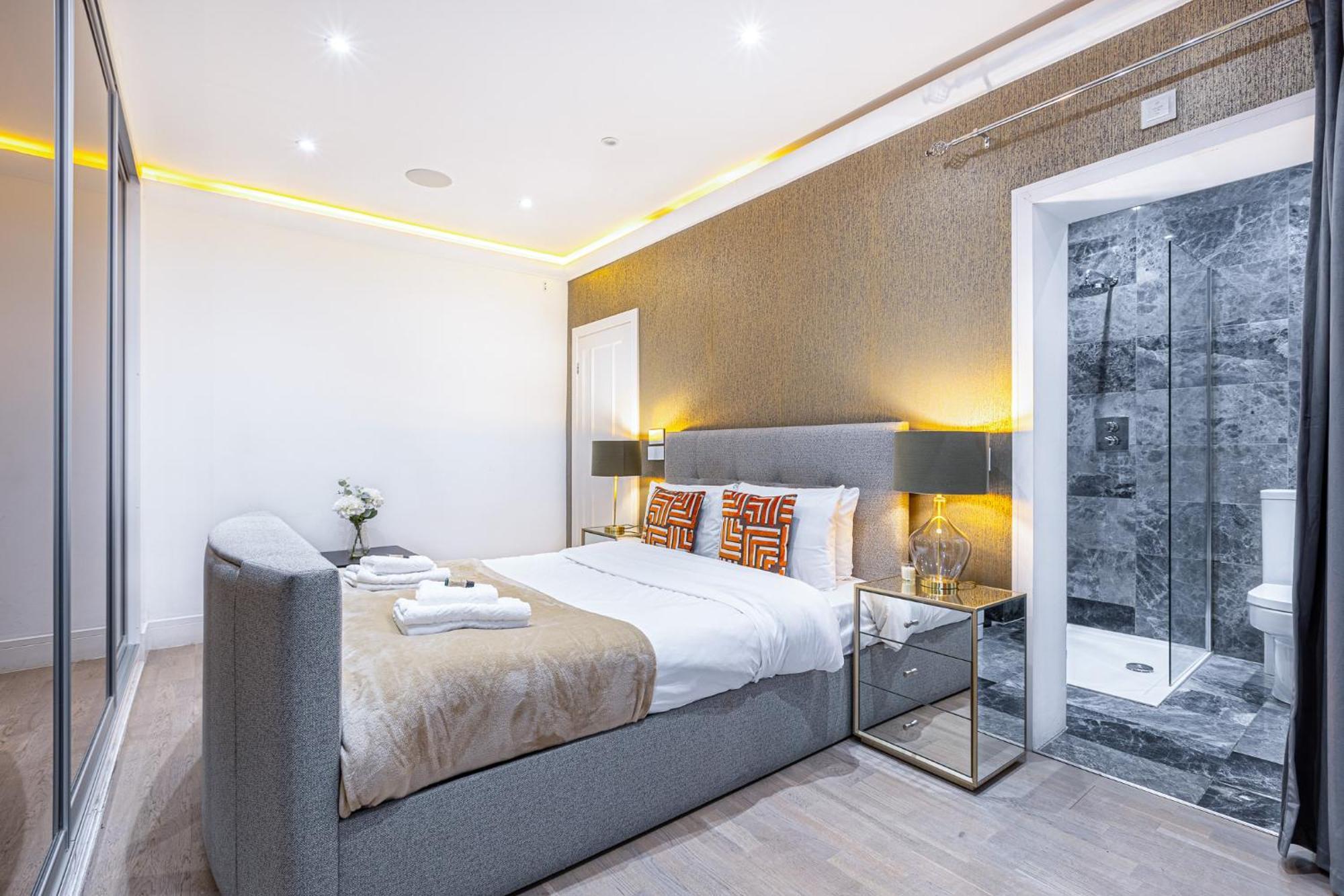 Modern 4 Bdr 3 Bth Minutes From Edgware Road Apartment