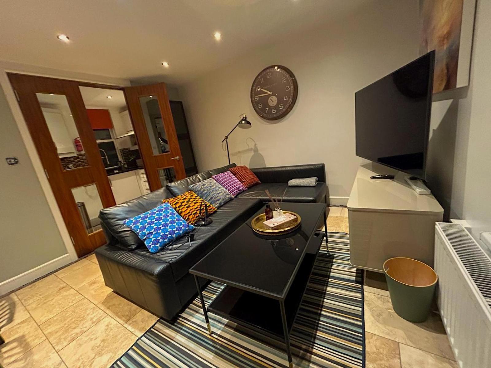 Clifton - Luxury 1 Bed Flat - 1 Min Walk To Tube Appartement