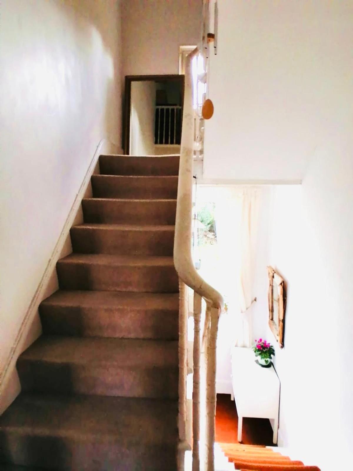 Charming Victorian Flat With Free Parking Apartment