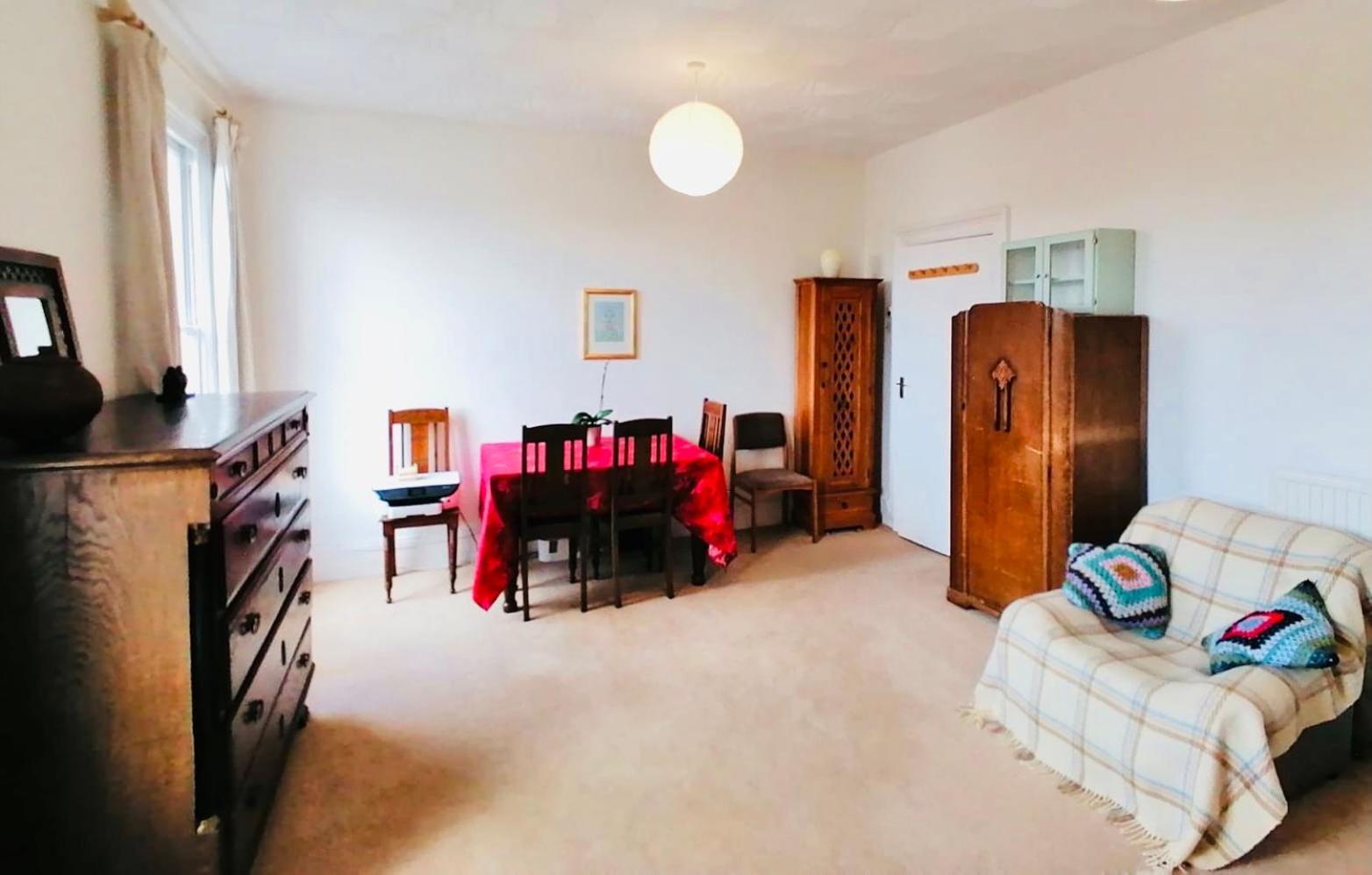 Charming Victorian Flat With Free Parking Apartment