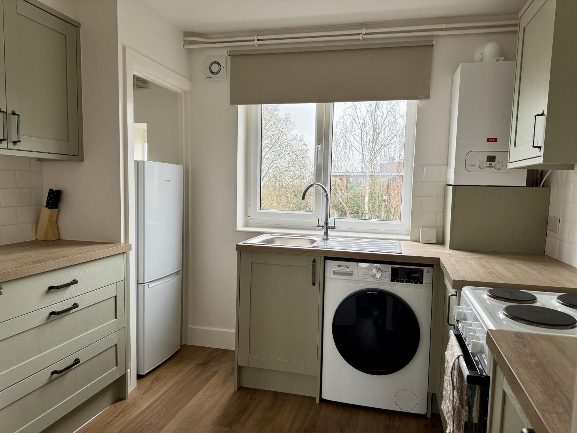 Spacious 2br, Great Amenities, 16 Min To City Apartment London