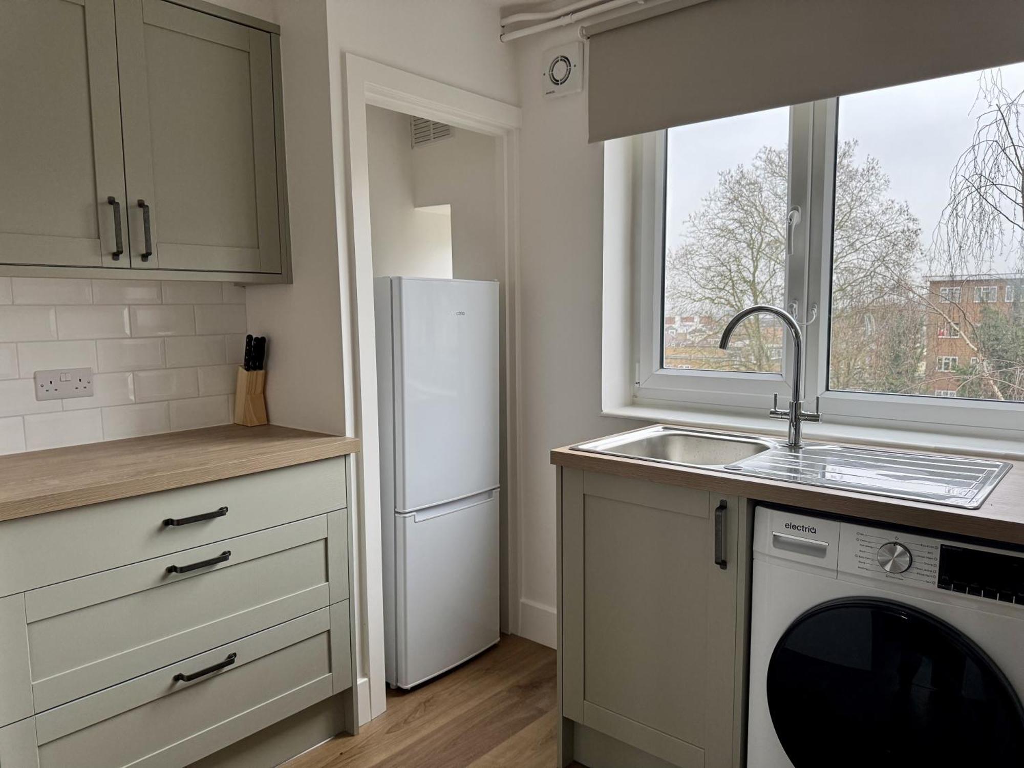 Spacious 2br, Great Amenities, 16 Min To City Apartment *