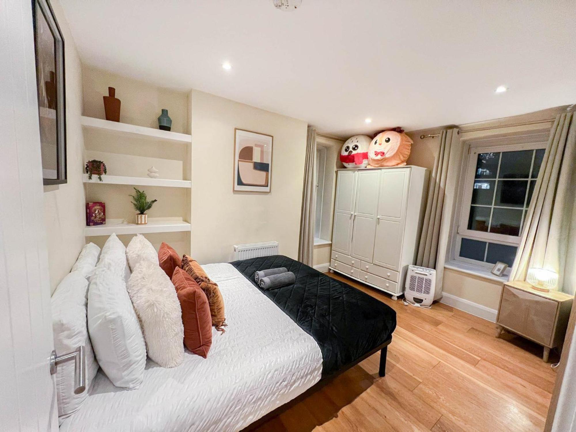 Chic 2-bedroom Flat With Free Wi-fi Few Steps From The Oval * London