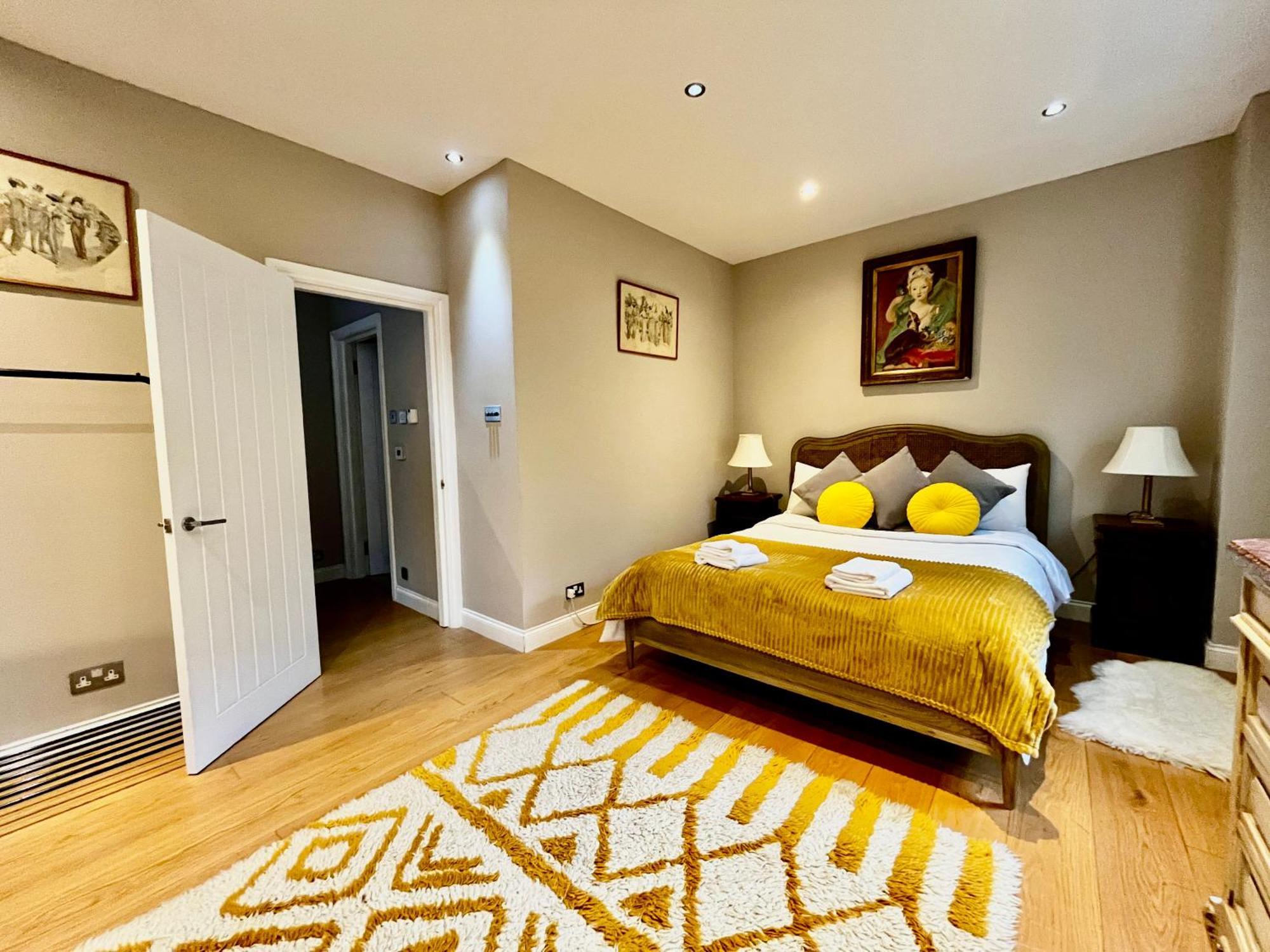 Holiday home The Hyde Park House *